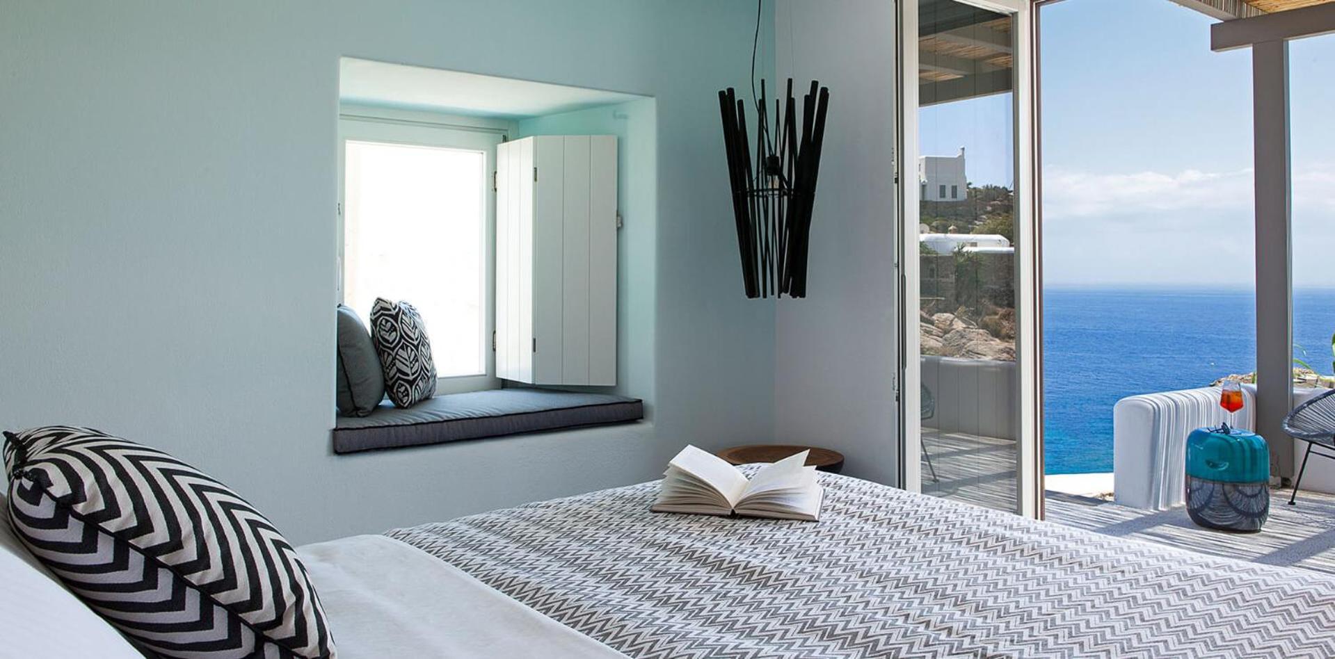 Panorama Sea View Suite with Jetted Tub