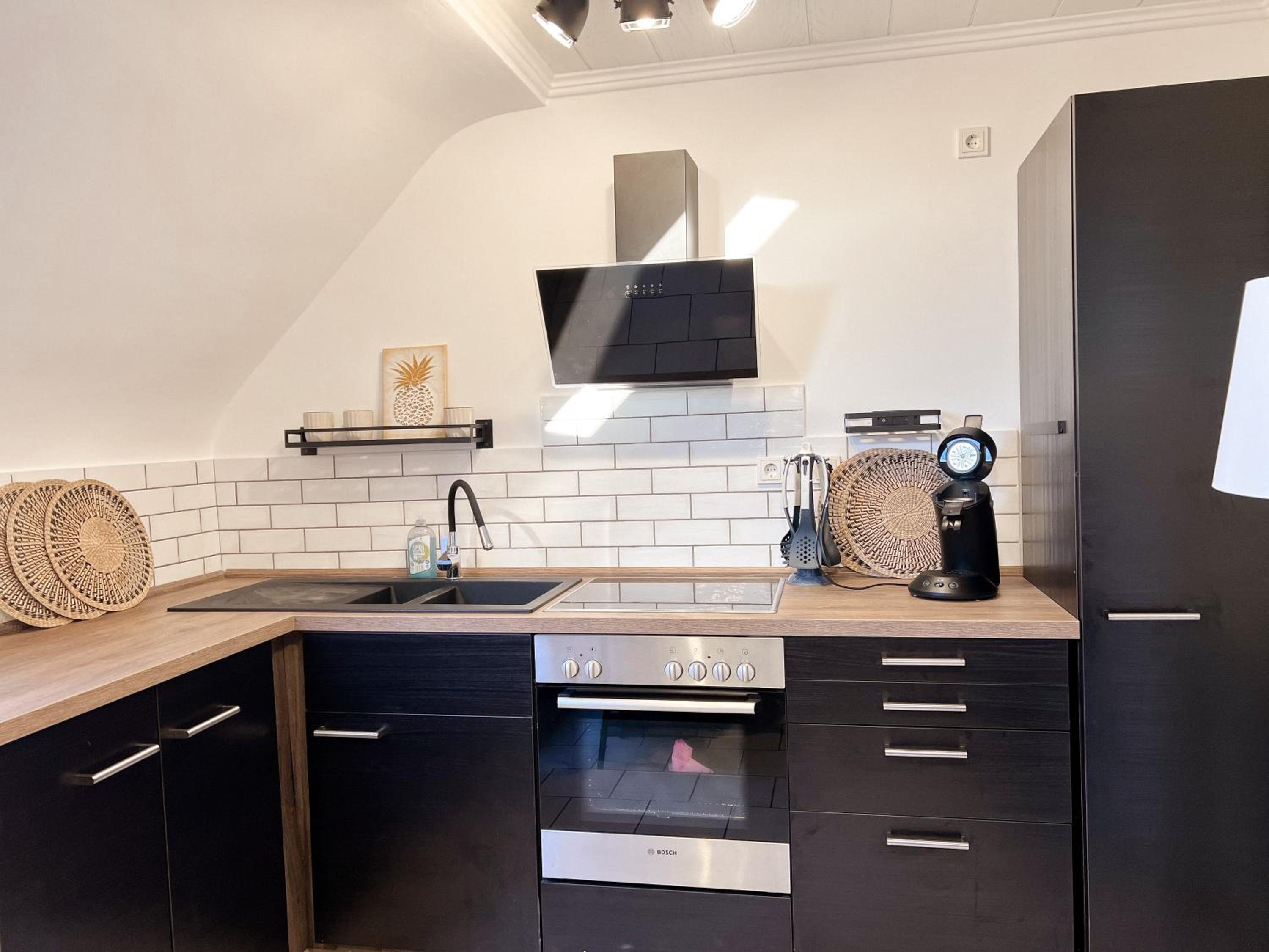 Four-Bedroom Apartment with Balcony photo 2