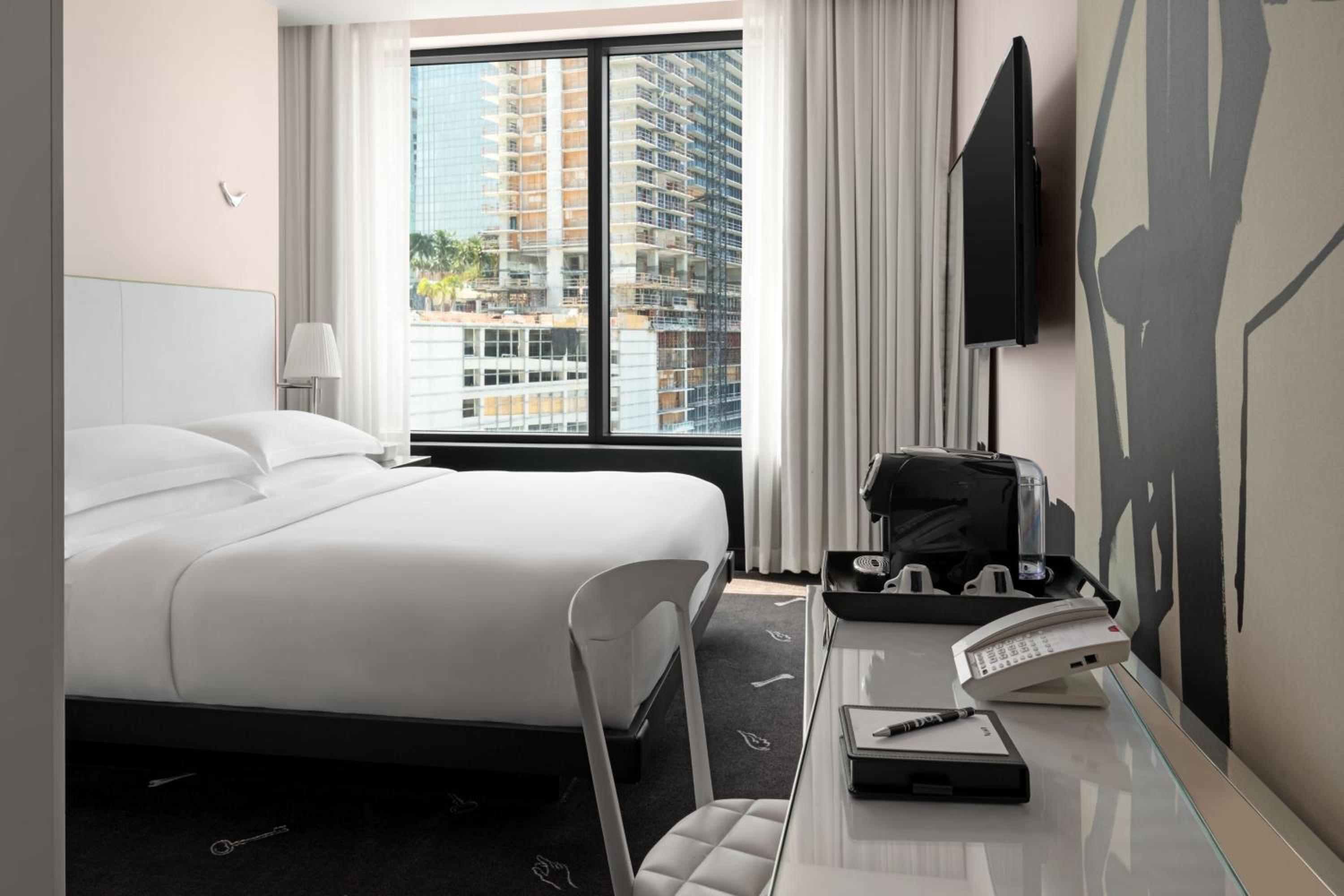 Chambre Lit King-Size Supérieure - Vue sur Ville