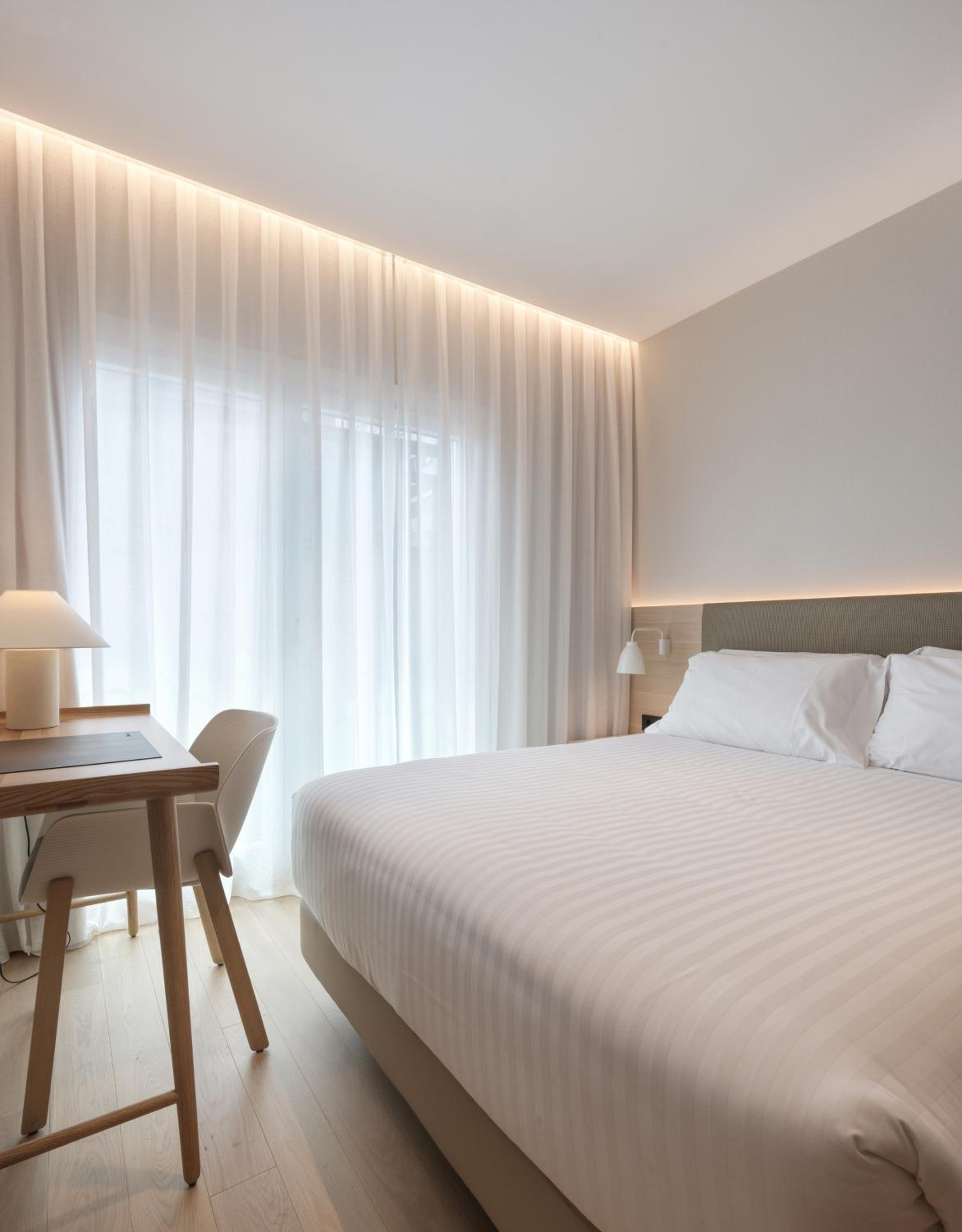 Budget Double Room - Photo 3