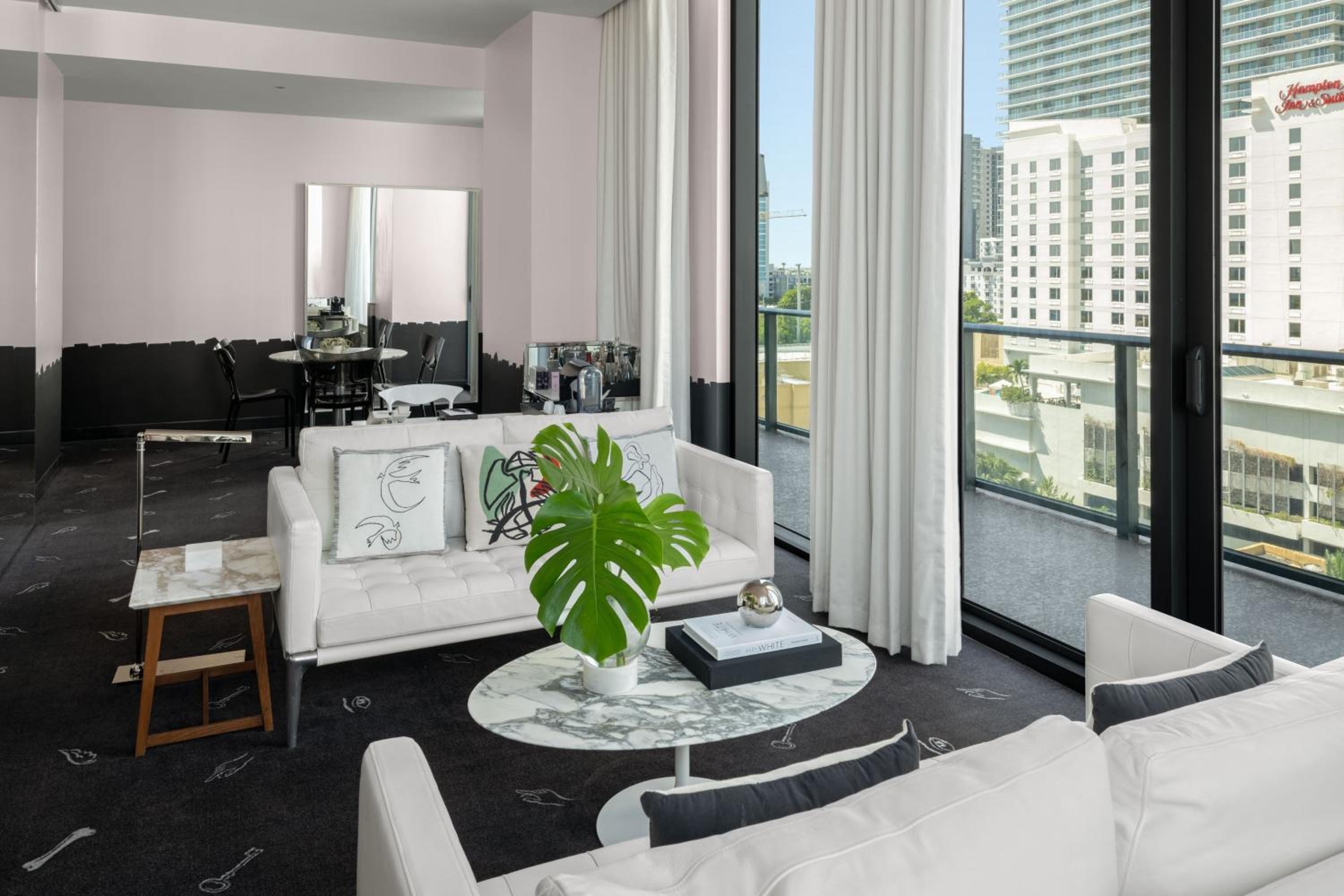 Lifestyle King Suite with City View and Balcony