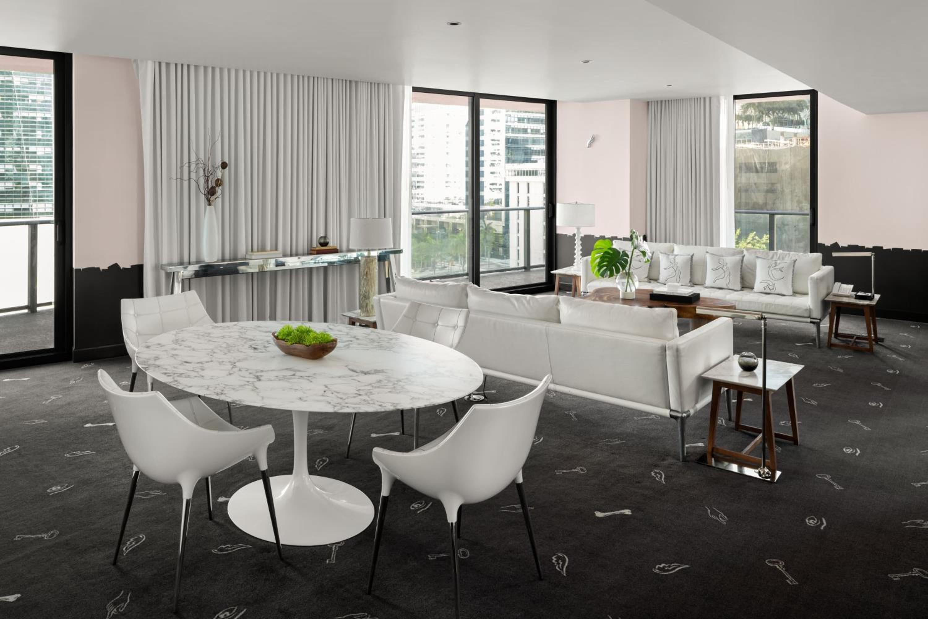 Premier King Suite with City View and Balcony