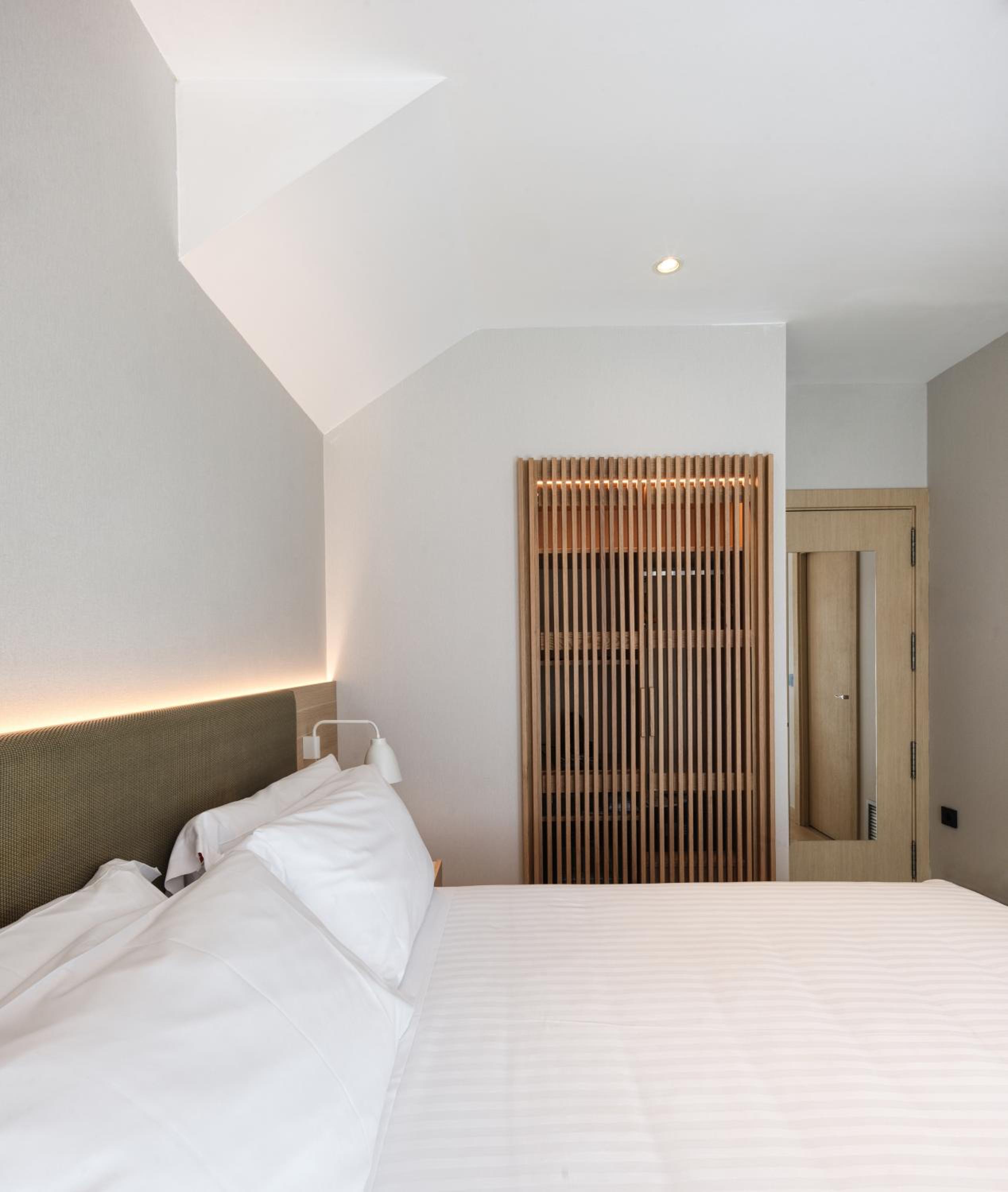 Budget Double Room - Photo 2