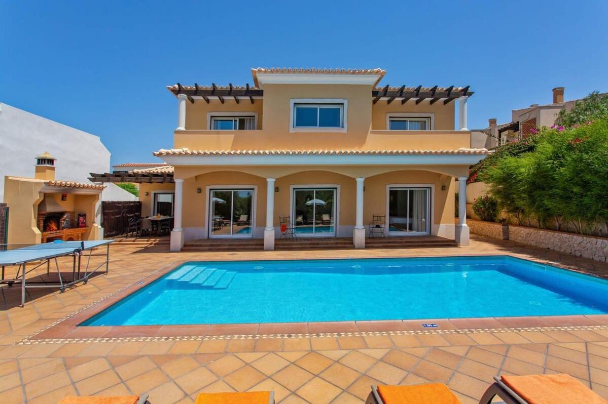 Villa photo 3