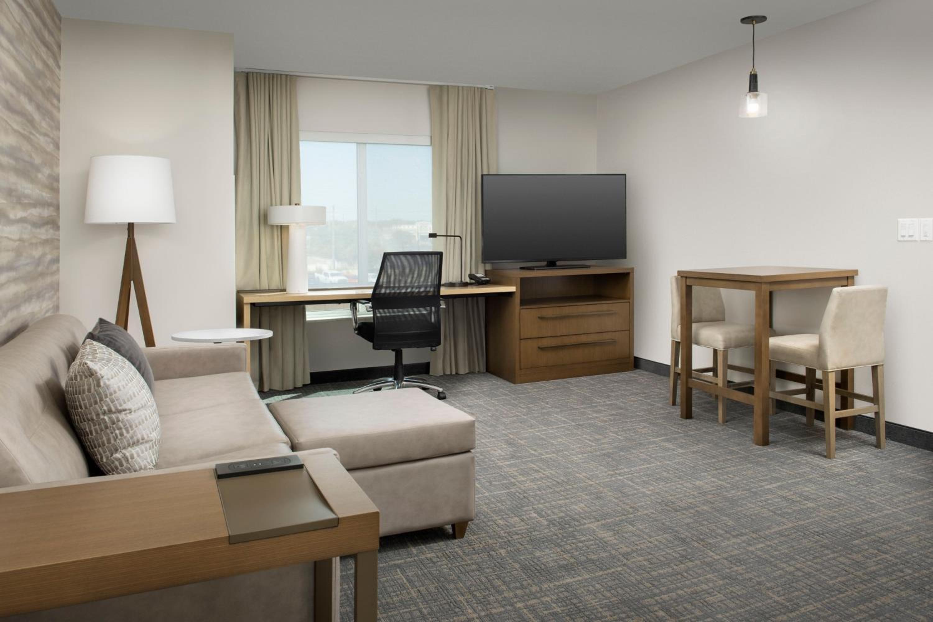 One-Bedroom King Suite with Sofa Bed and Mountain View - Photo 1