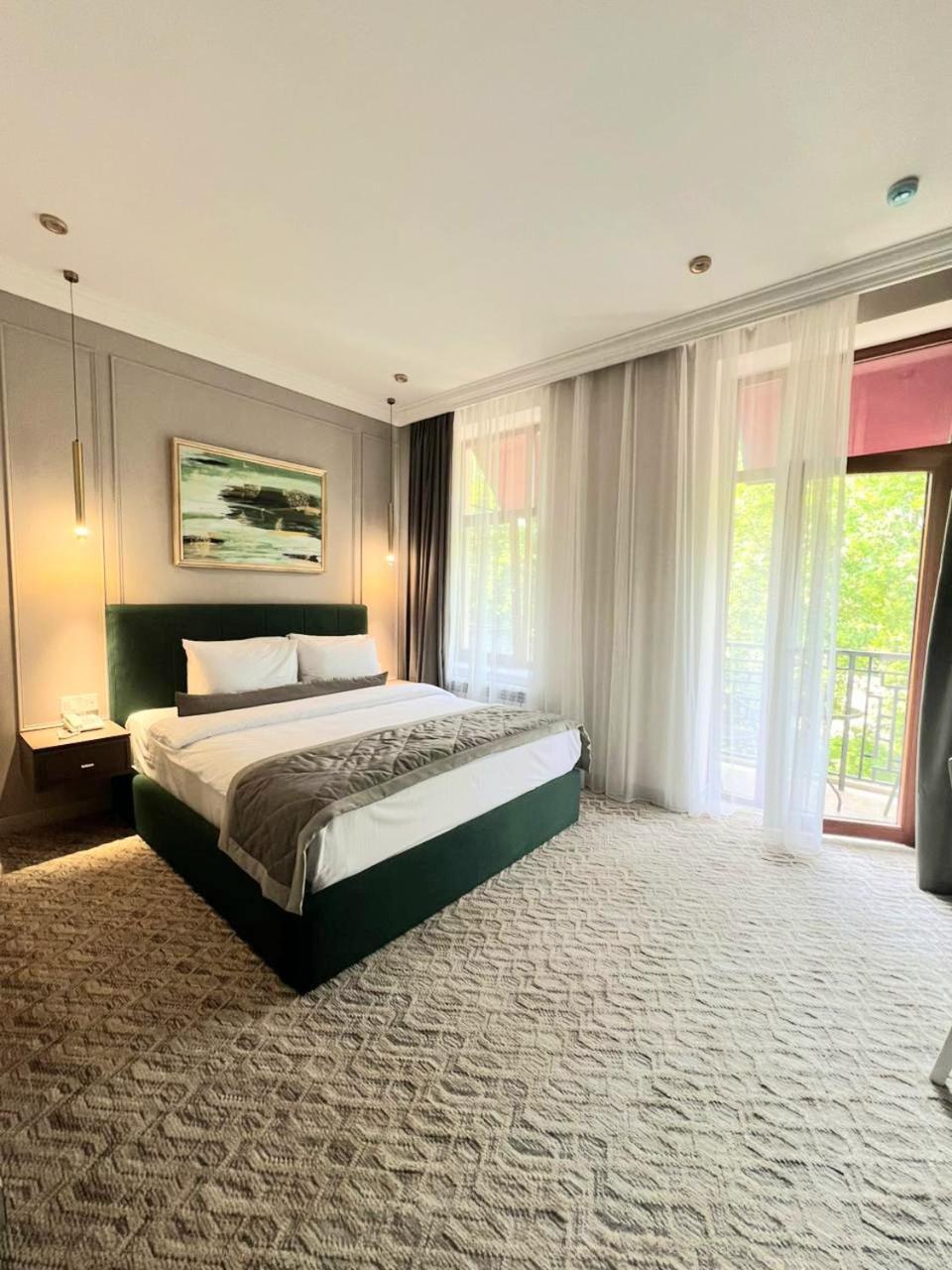 Deluxe Double Room With Balcony photo 1