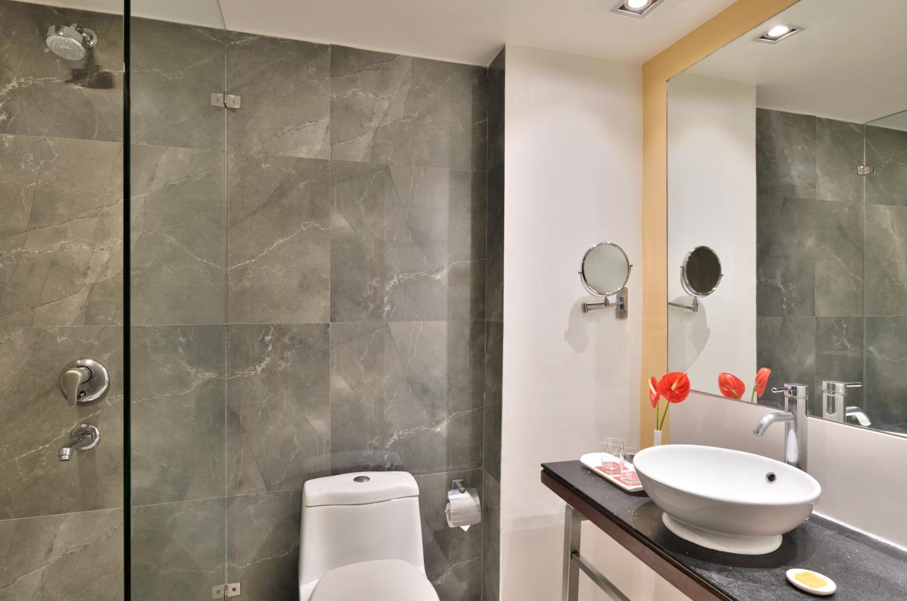Club Double Non-Smoking Room : Enjoy a Buy One Get One offer at Fire Ball Bar (11 AM - 8 PM) on House Brand, 20% off on Food & Soft Beverages and Spa, Early checkin Available up to 2 hours (subject to availability) - Photo 3