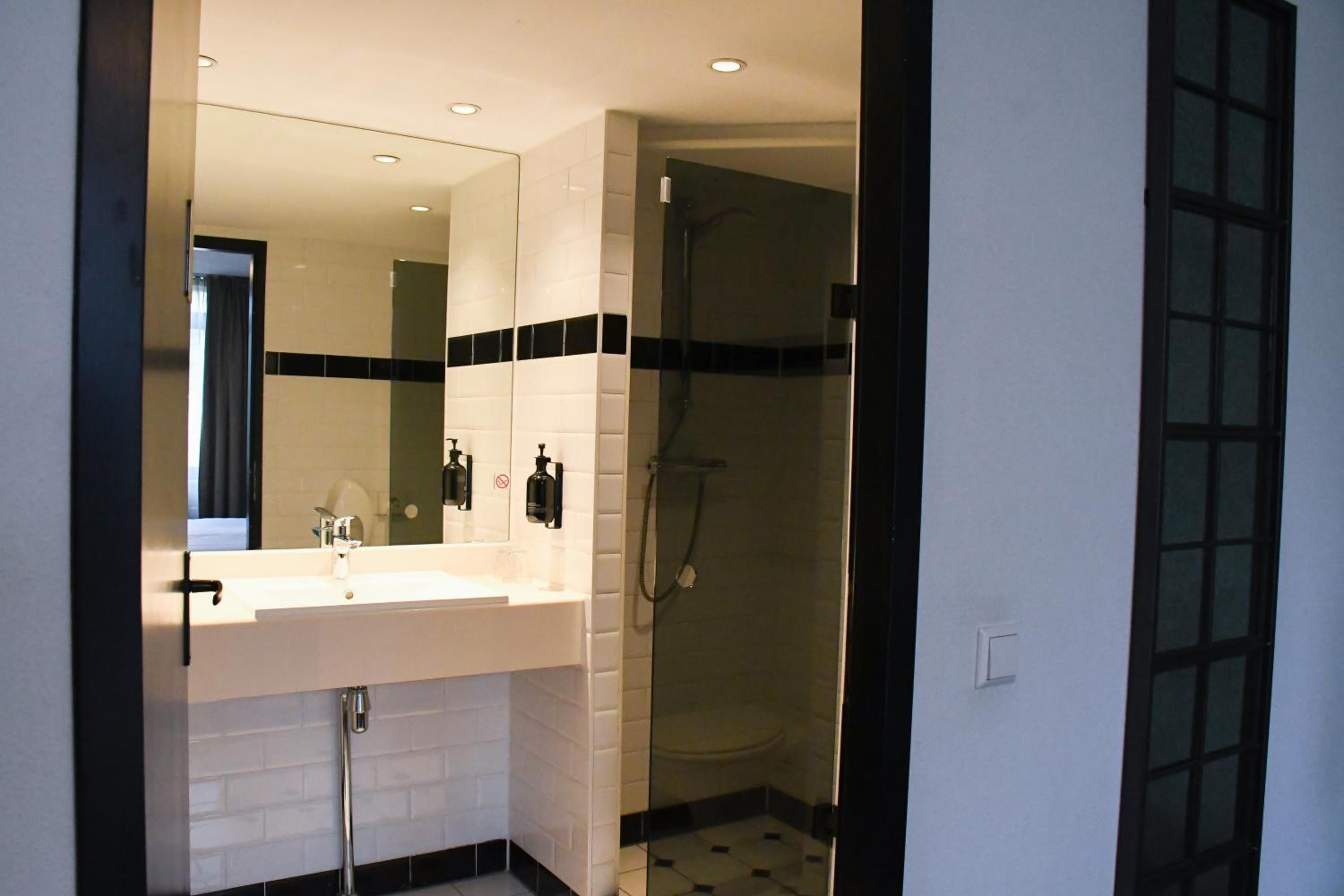 Comfy Room - Photo 3