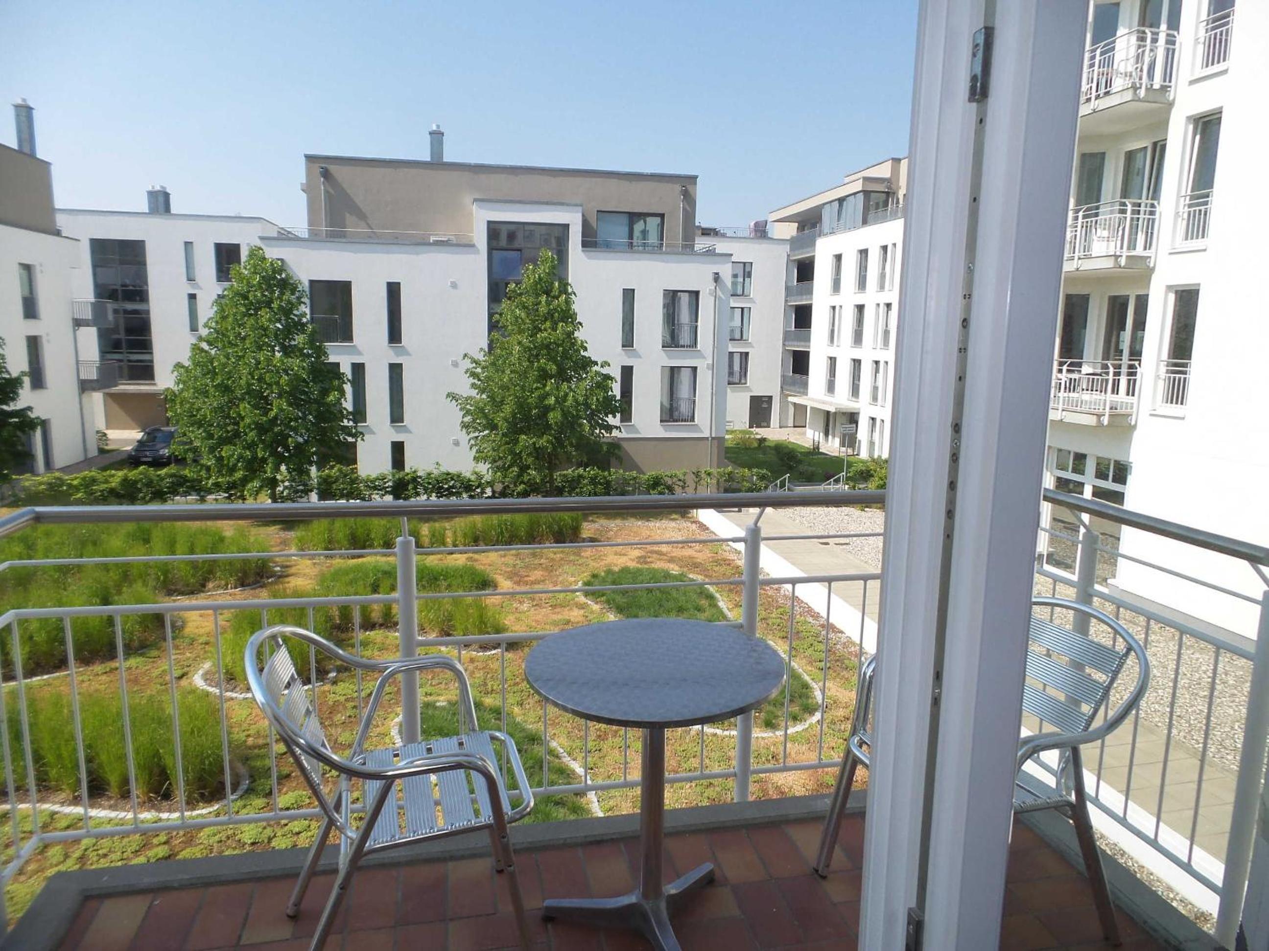 Apartment with Balcony photo 2