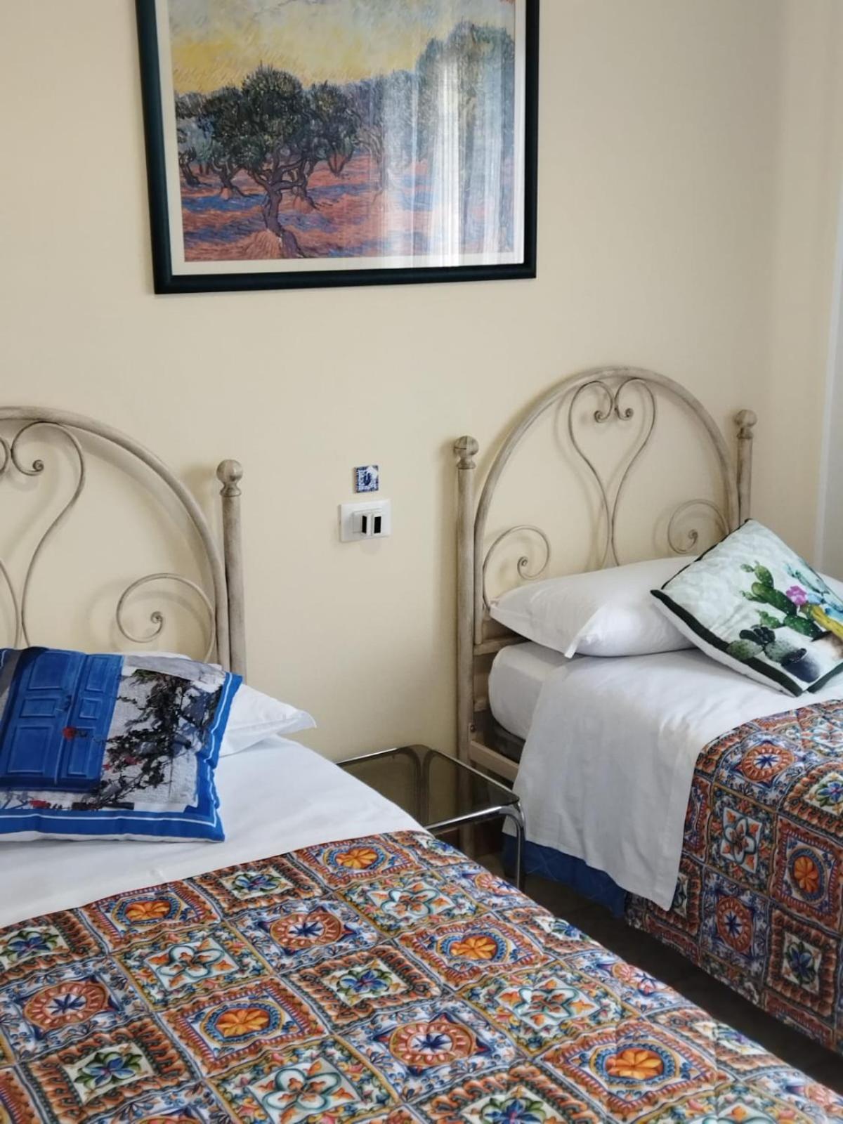 Family Room - Photo 8