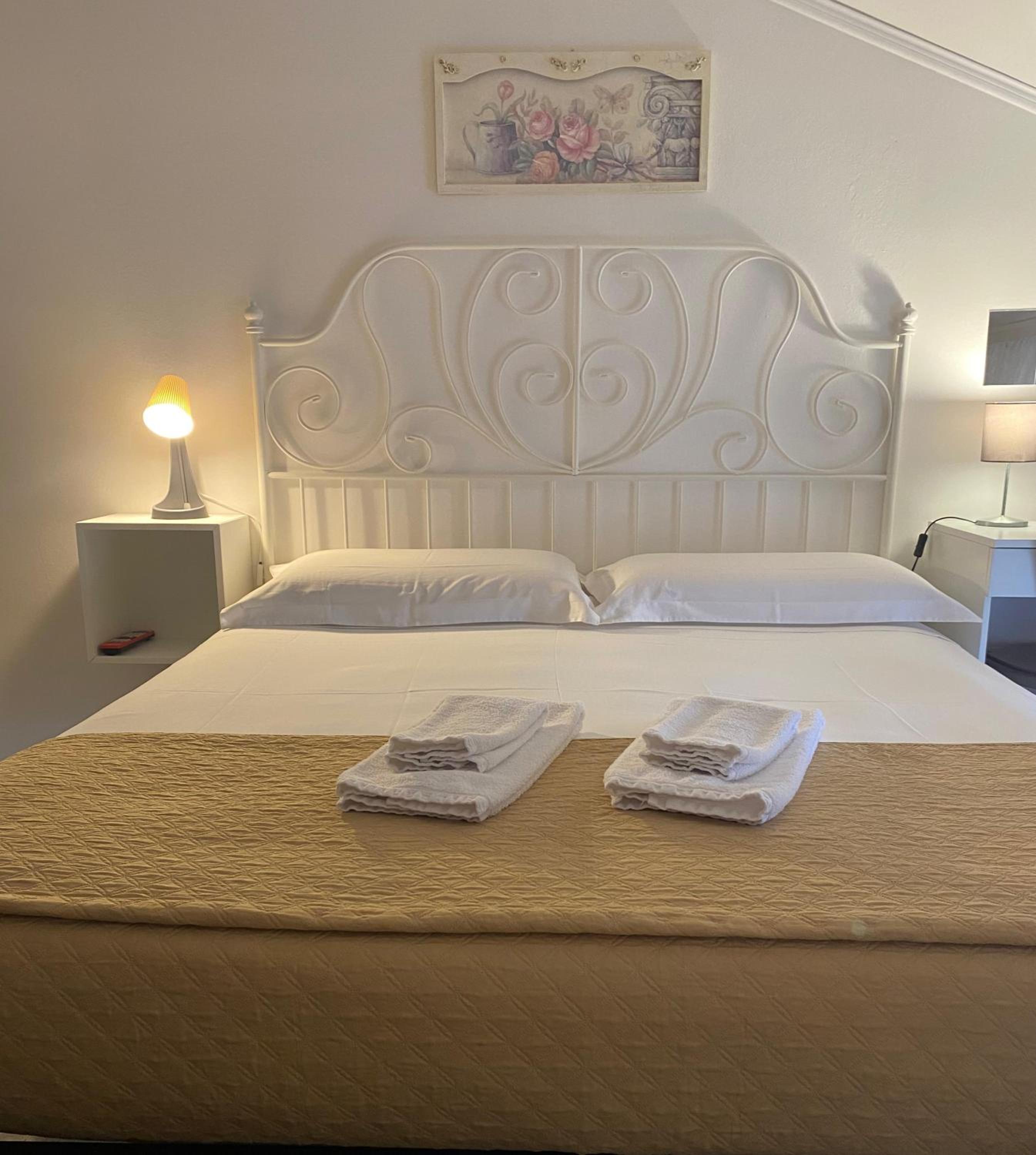 Double Room with Shared Bathroom