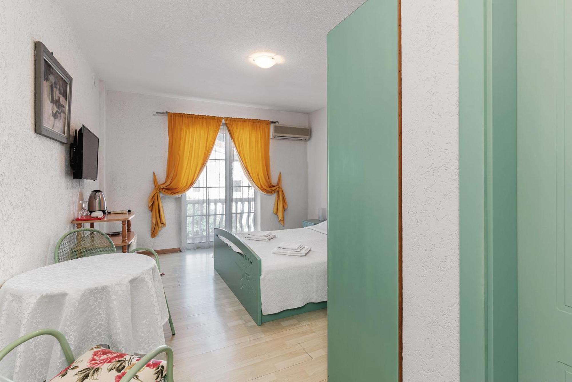 Standard Double Room with Balcony photo 3