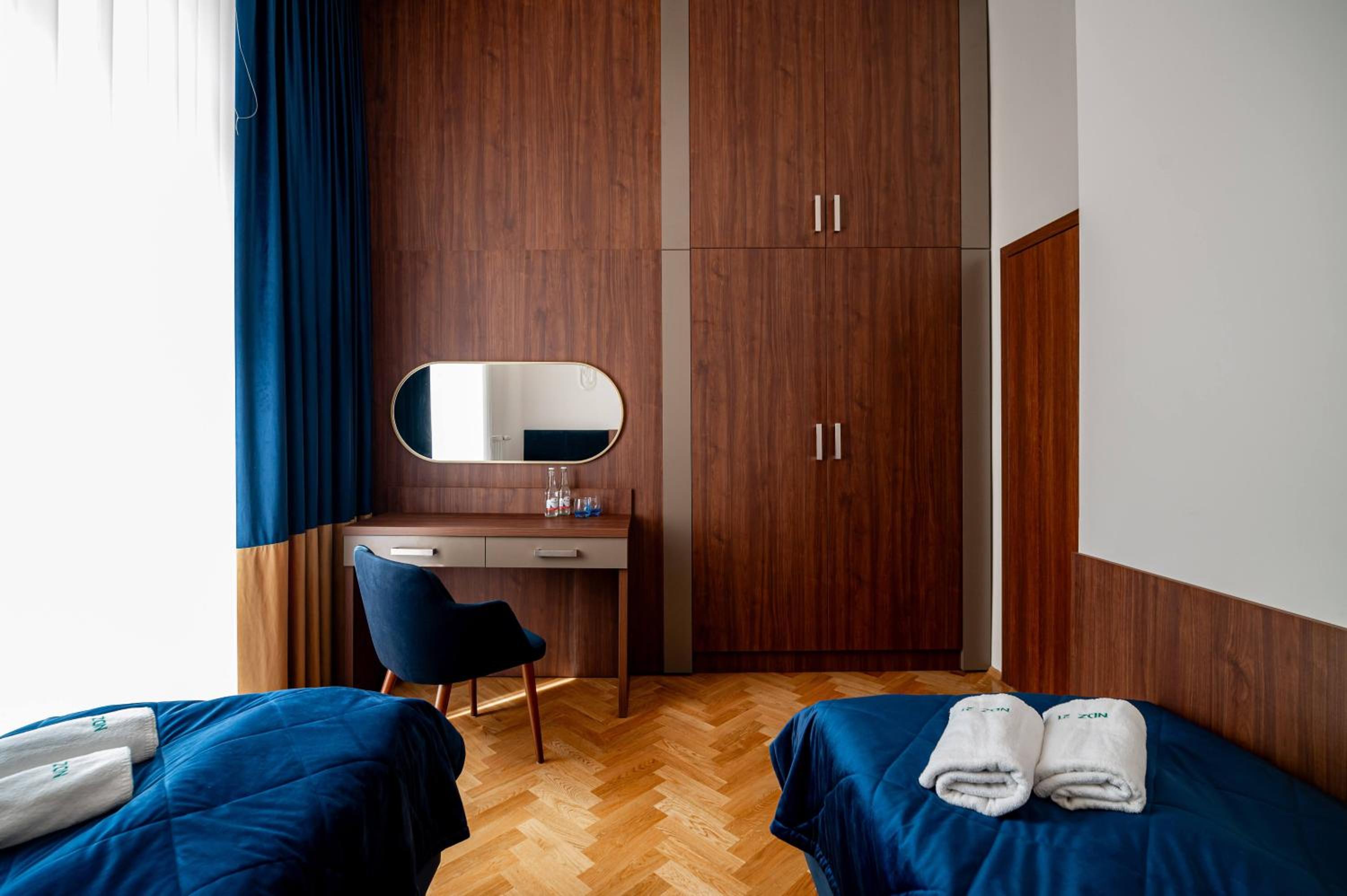 Family Two-Bedroom Apartment with View - Photo 6