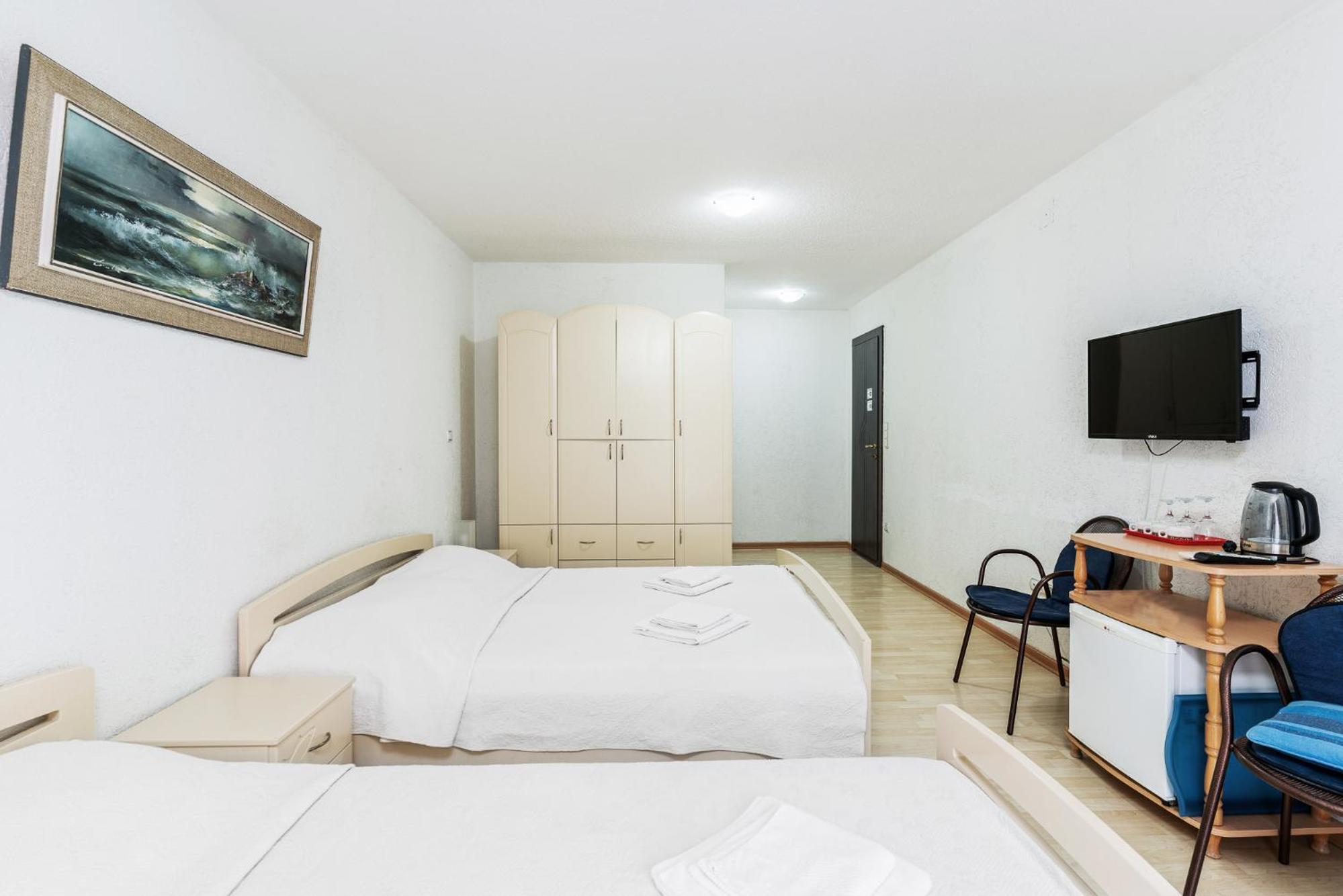 Standard Triple Room with Balcony photo 3