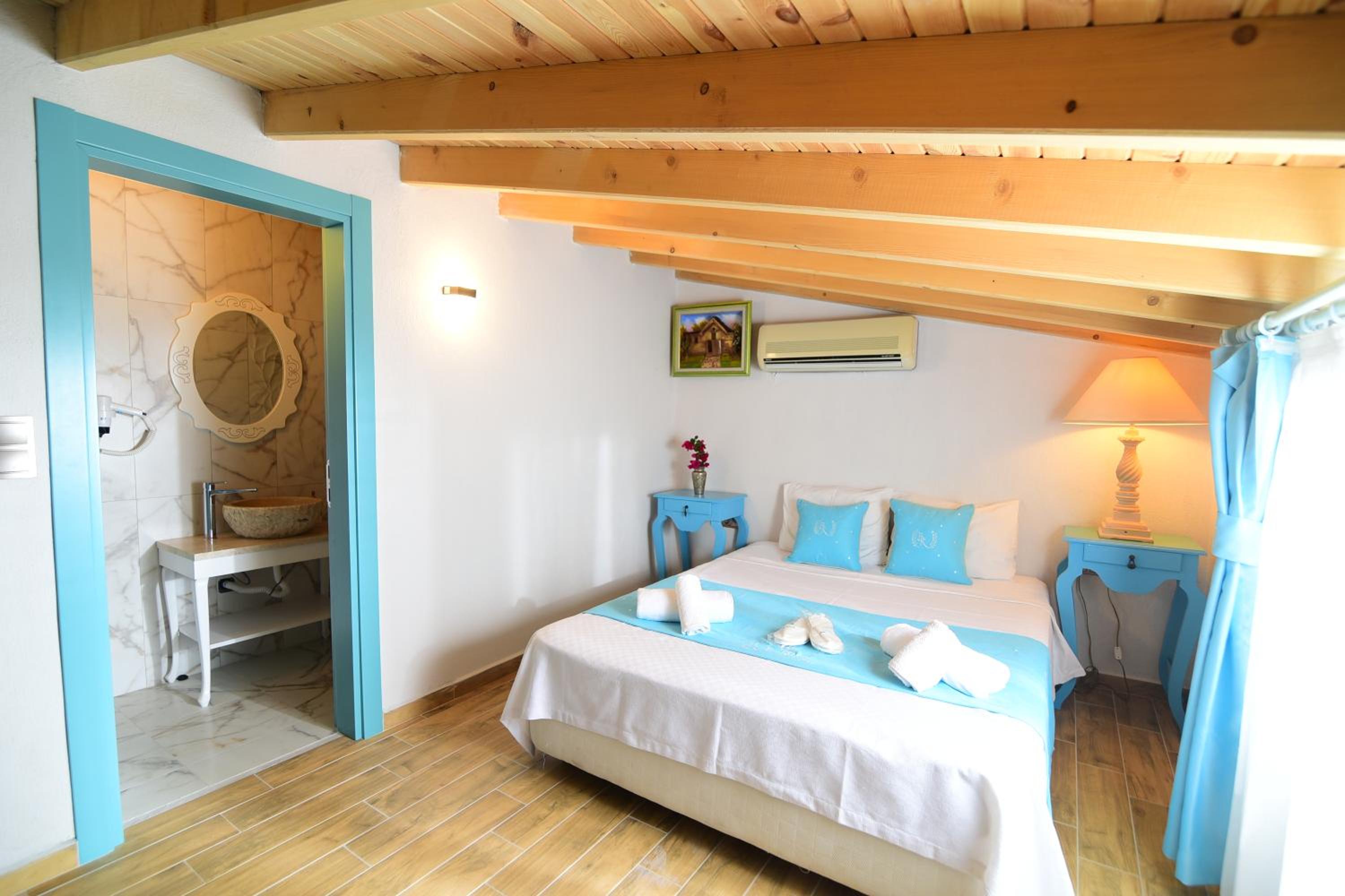 Standard Double Room - Photo 2