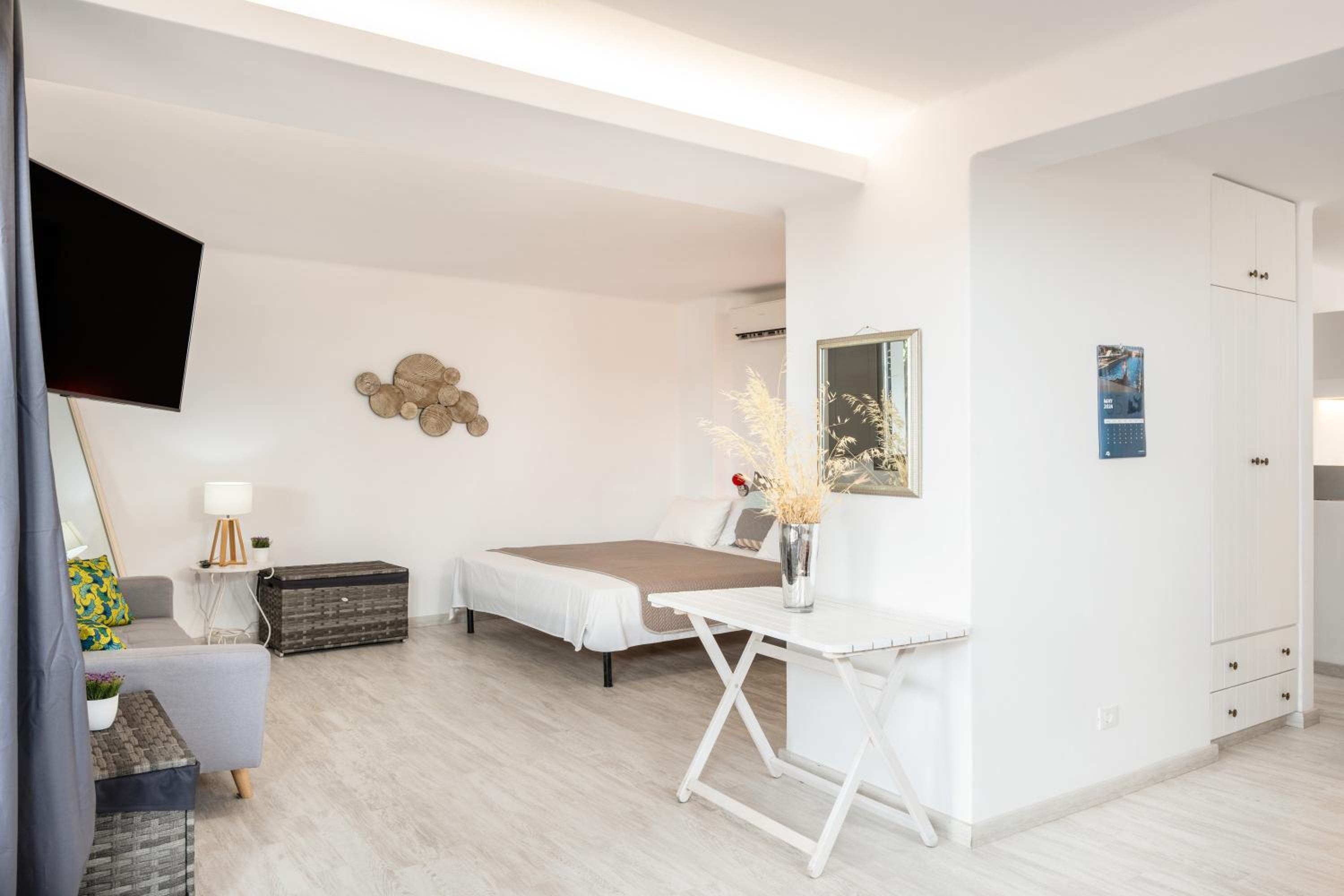 Studio Apartment with Sea View