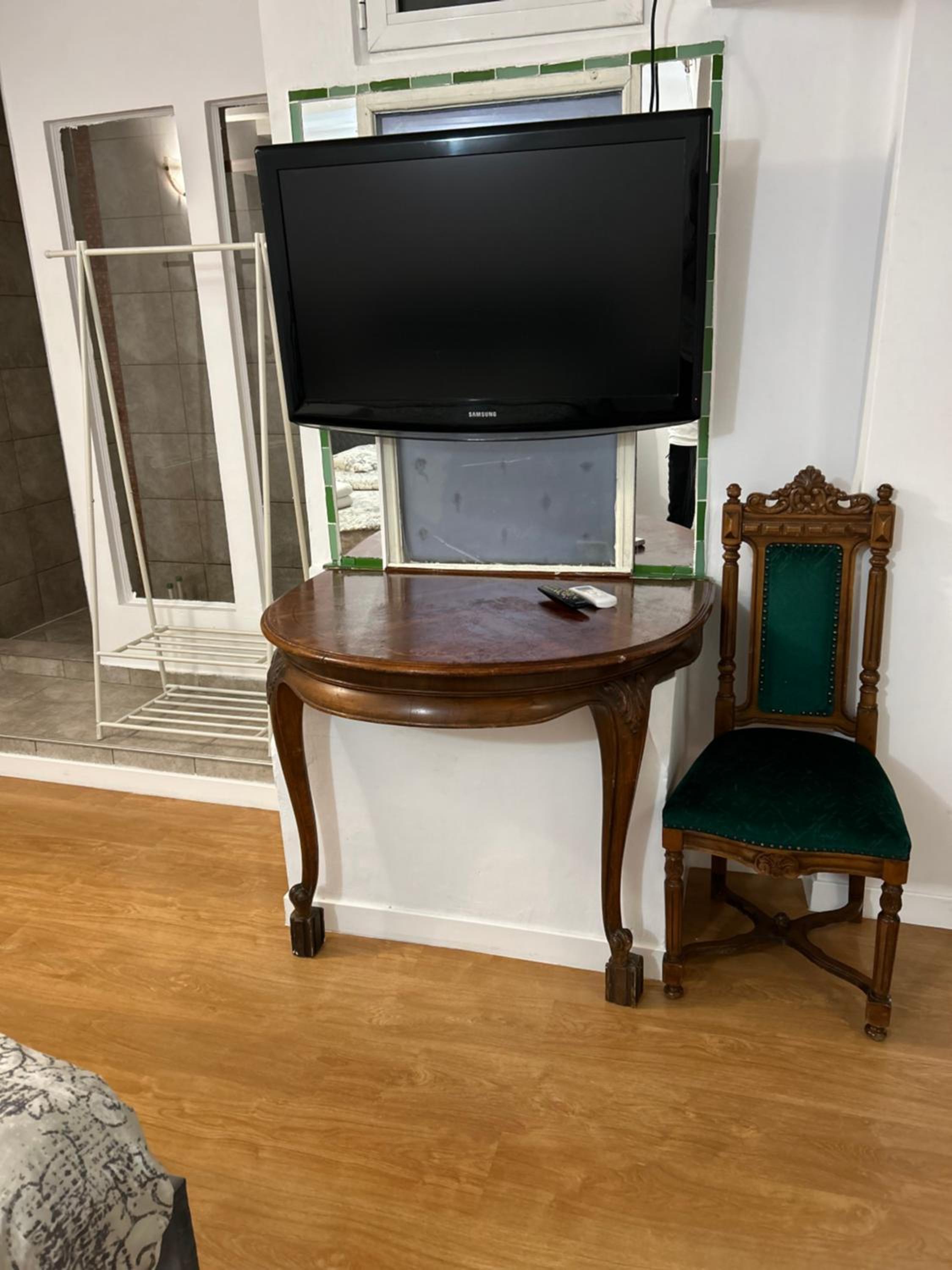 Double Room - Photo 12