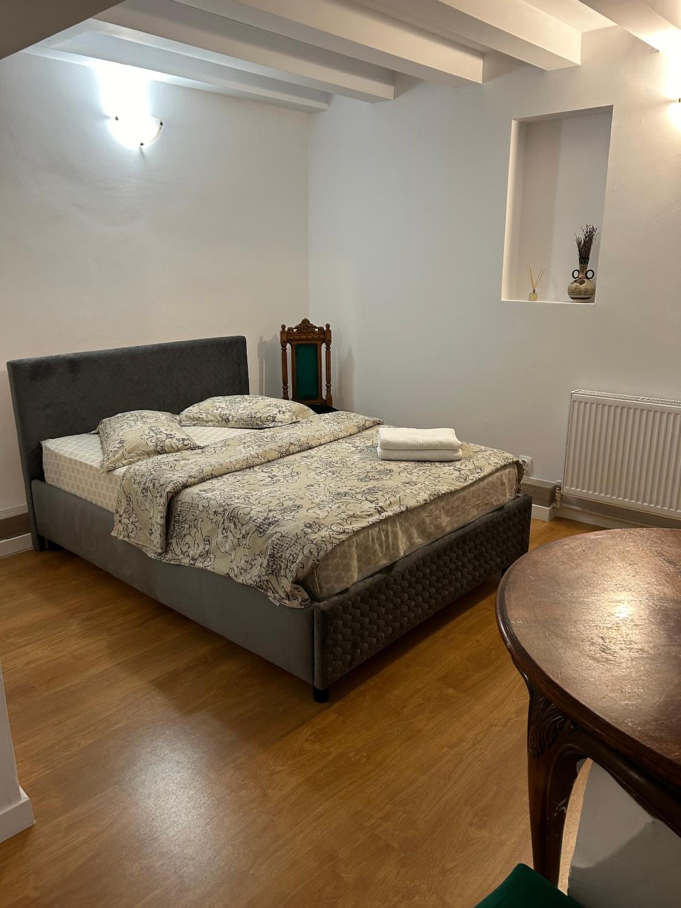 Double Room - Photo 9