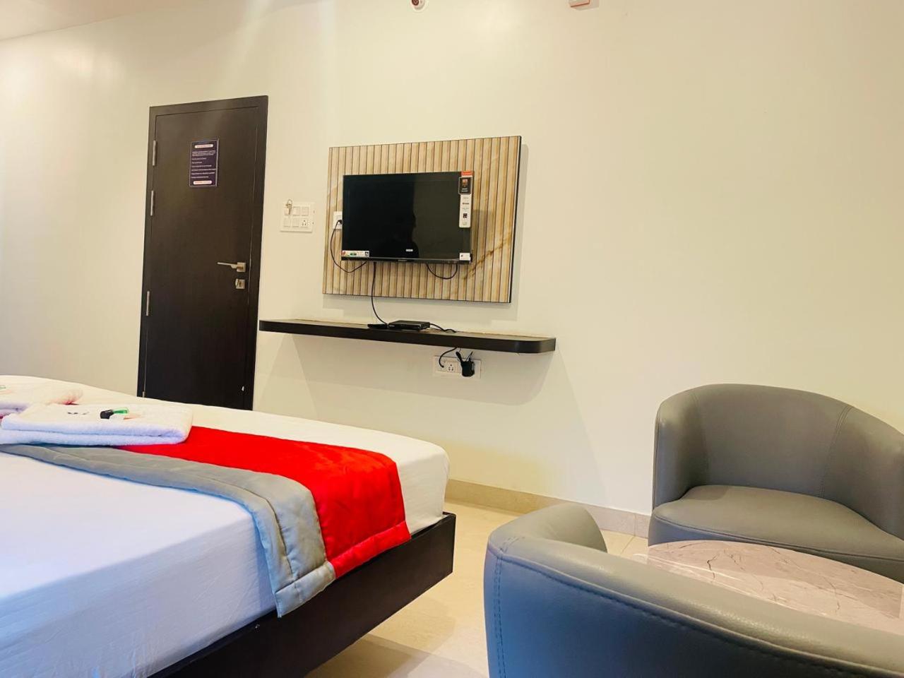 Standard Double Room with Fan photo 2