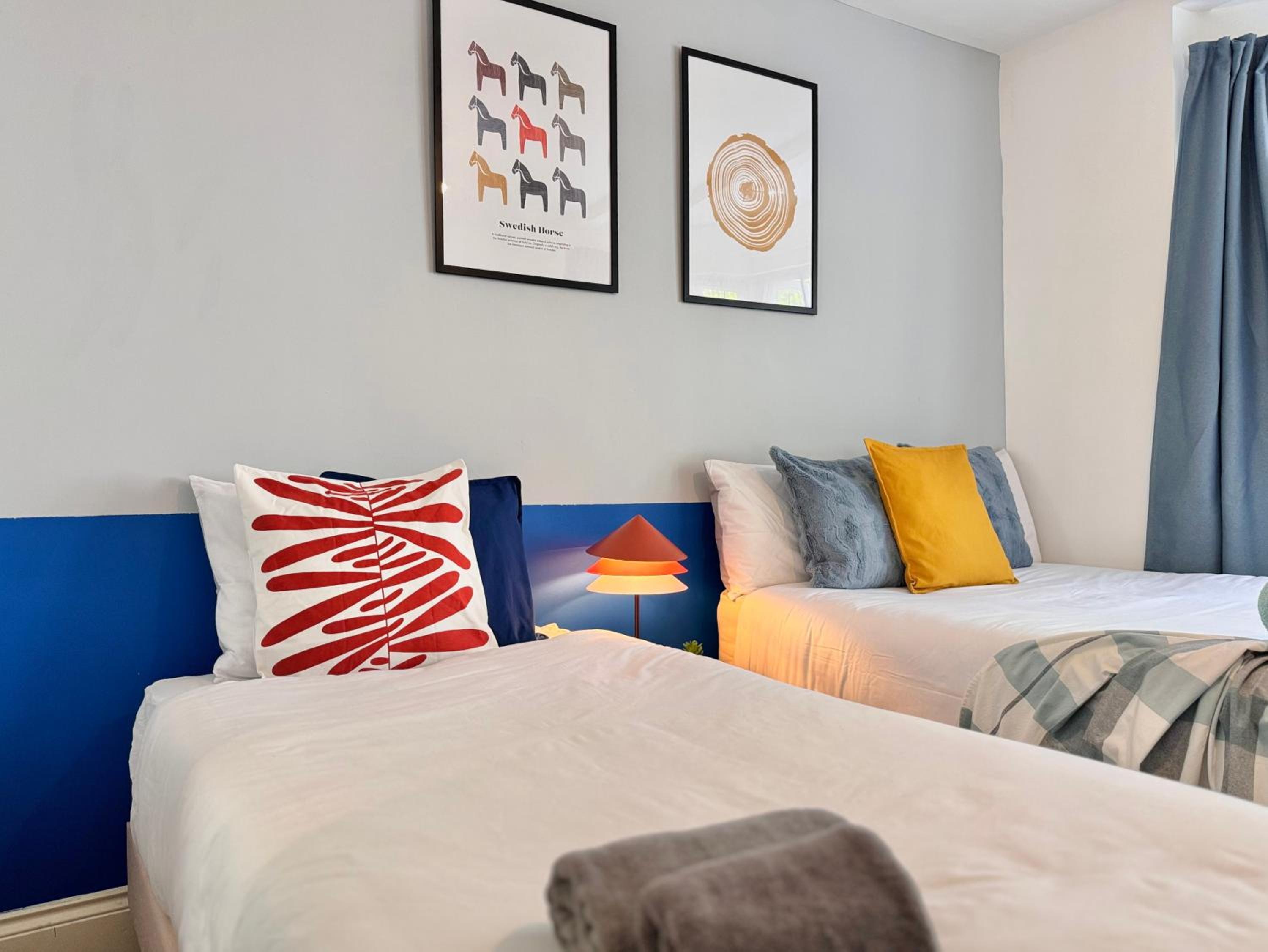 One-Bedroom Apartment photo 1