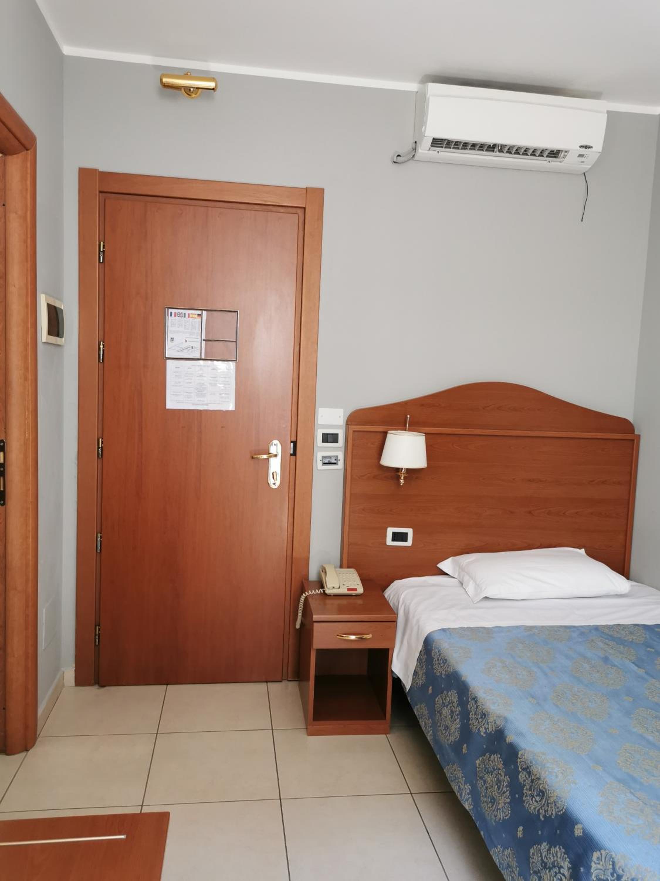 Economy Single Room photo 2