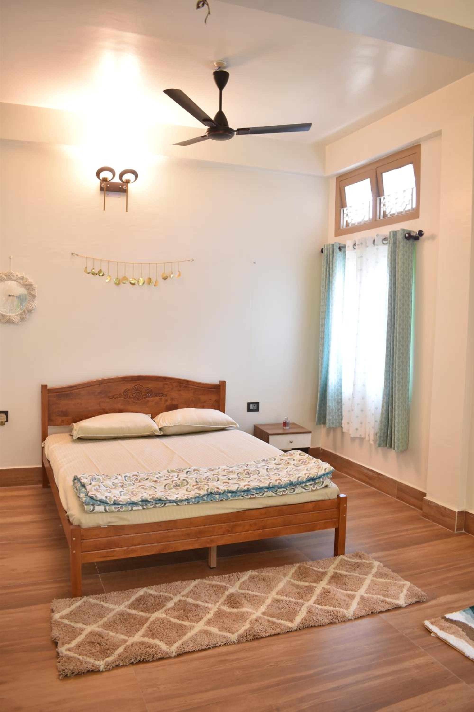 One-Bedroom Apartment photo 1