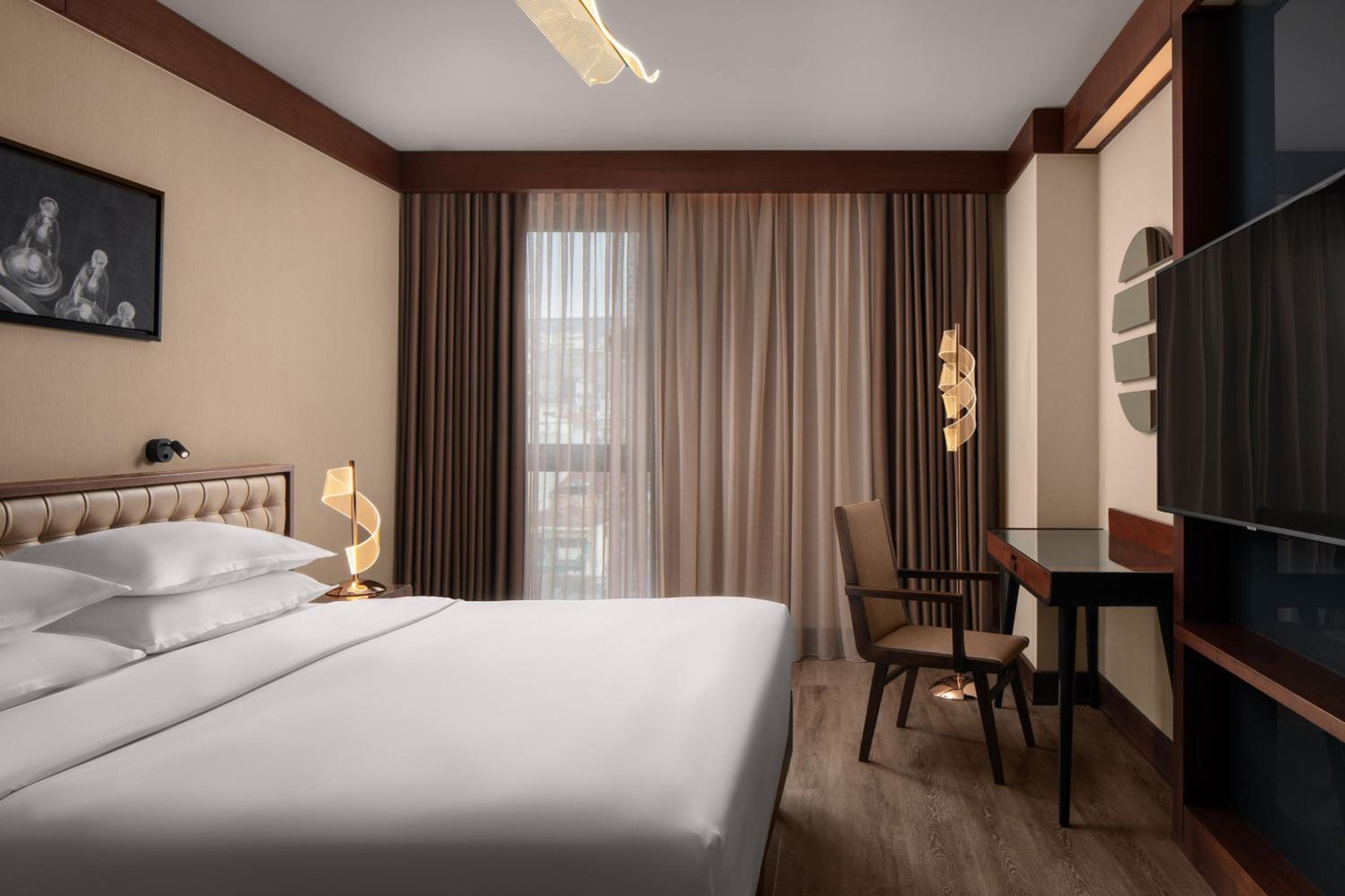 Deluxe King Room