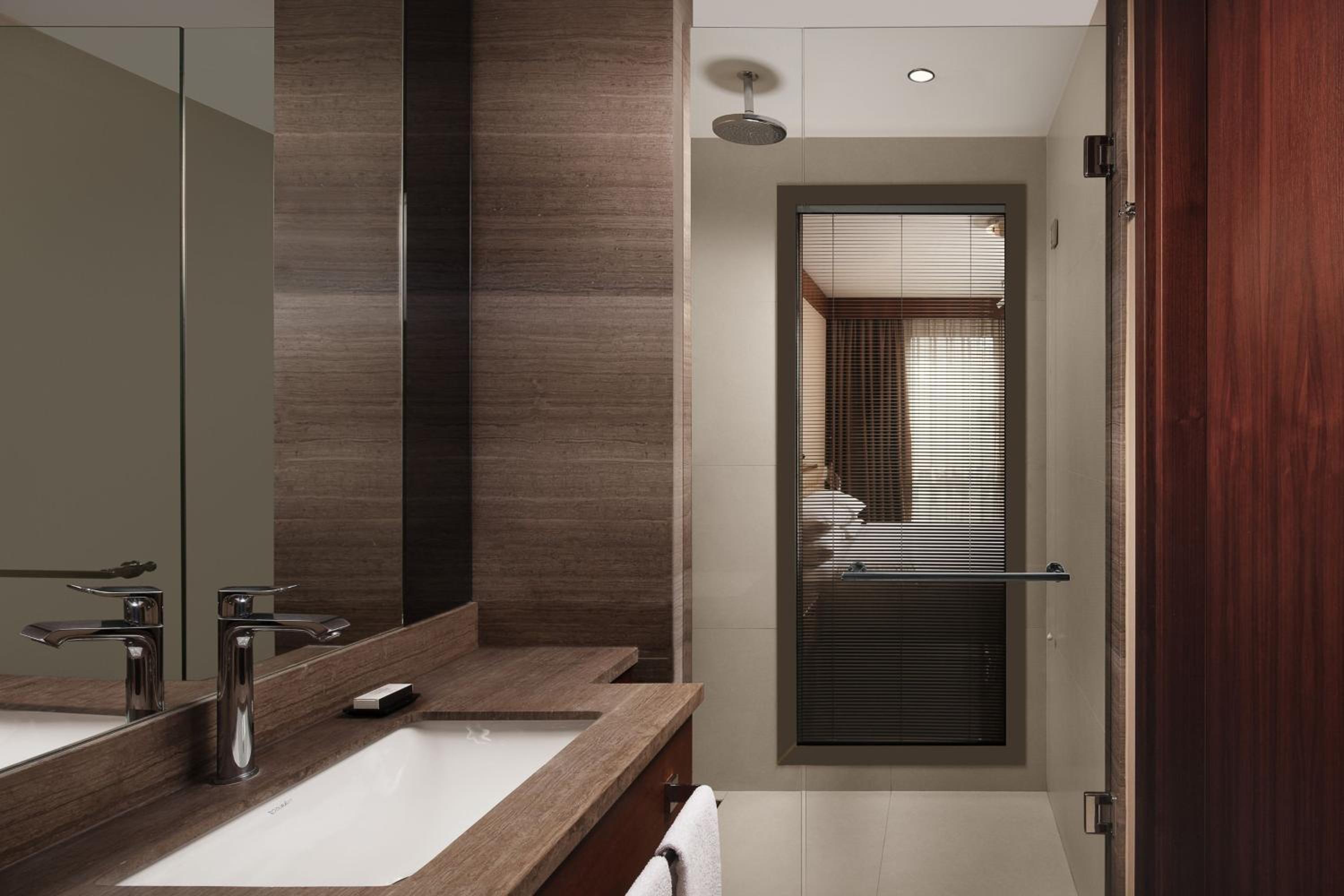 Premium Corner Room with Lounge Access
