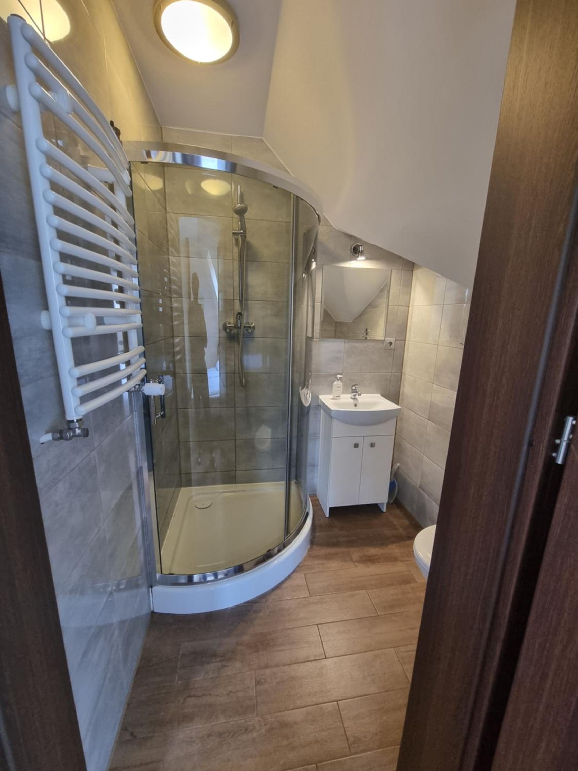 Double Room with Private Bathroom - Photo 3