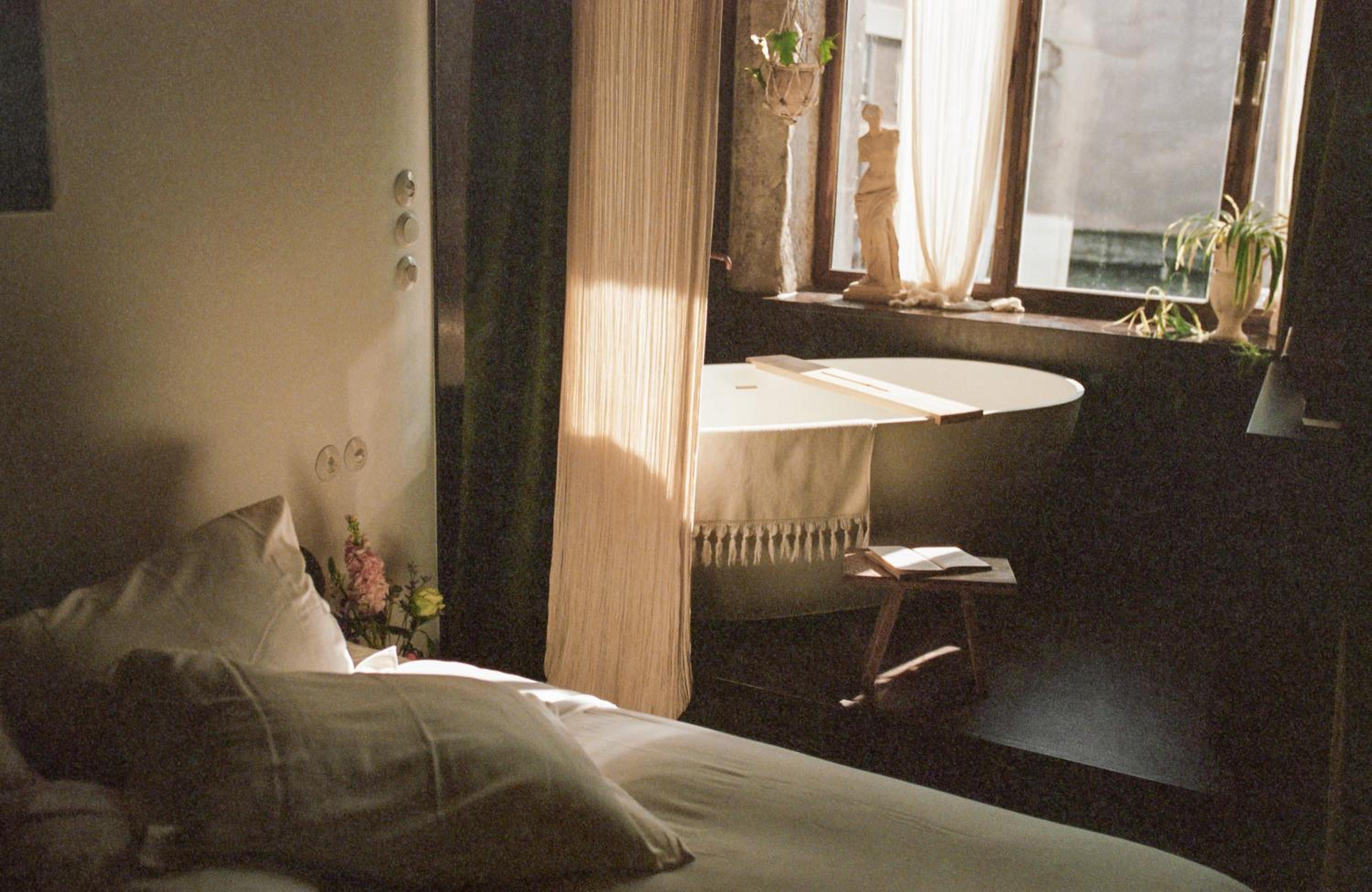 Velvet room photo 1