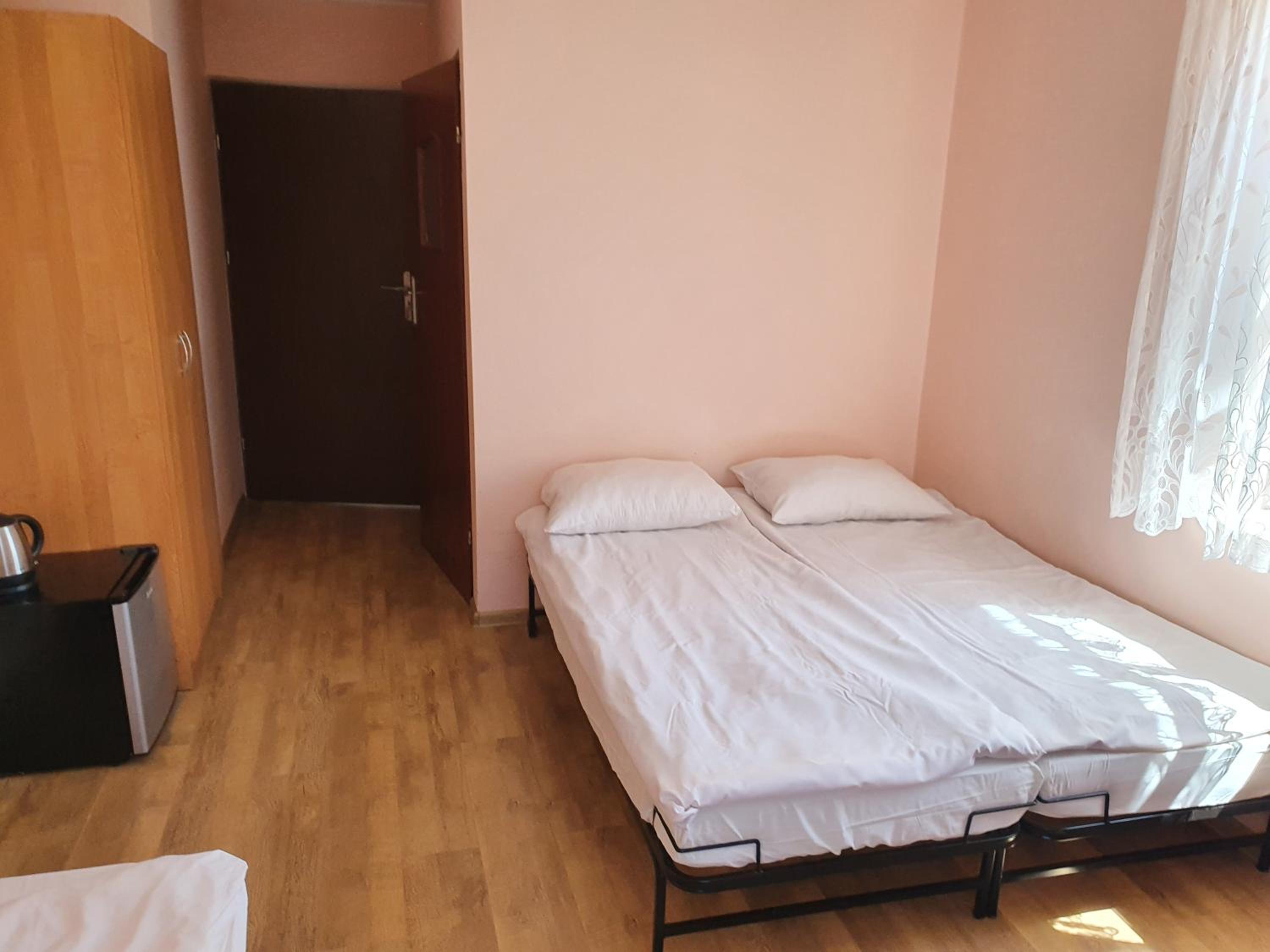 Triple Room with Private Bathroom photo 3