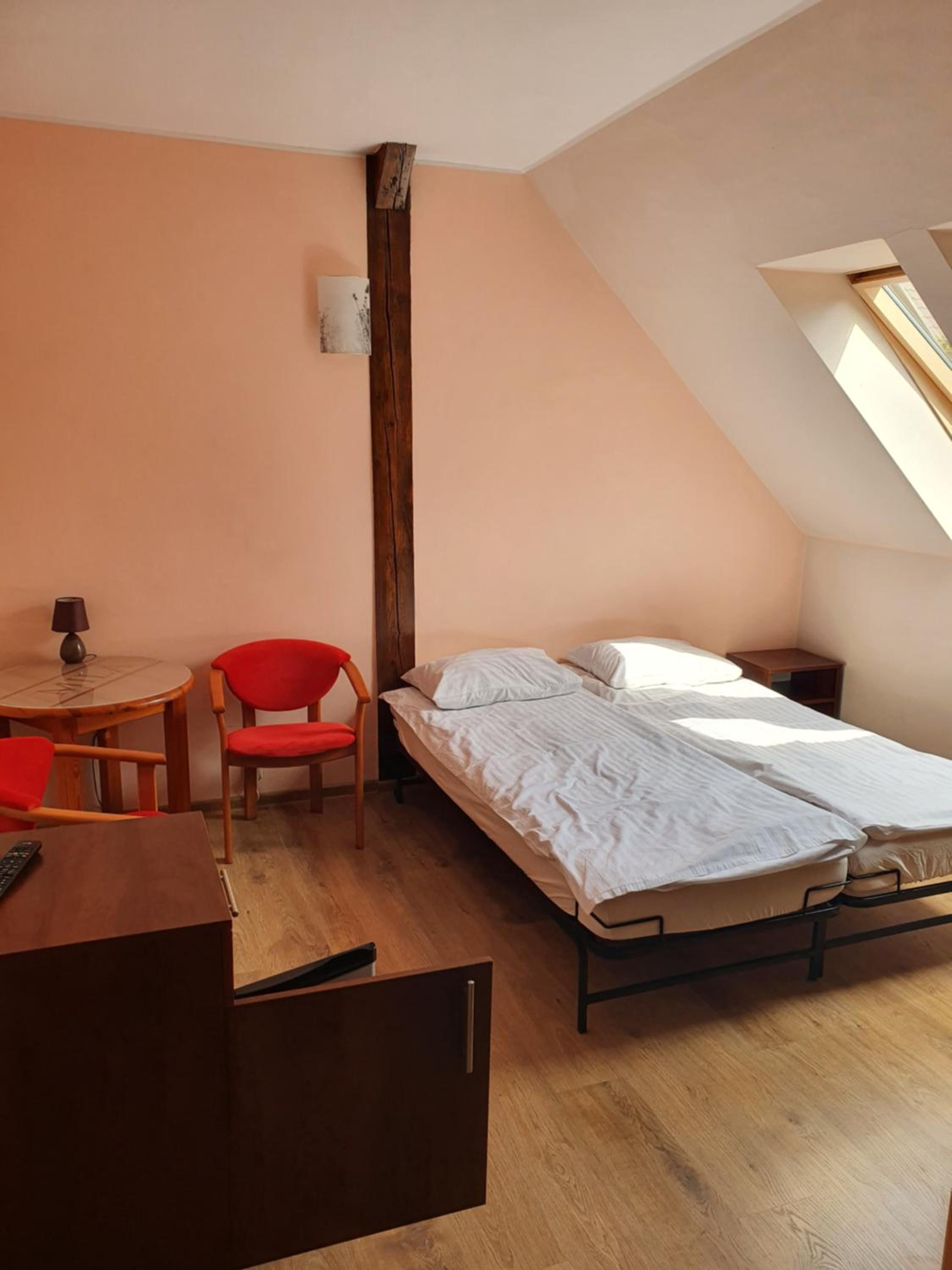 Double Room with Private Bathroom - Photo 5