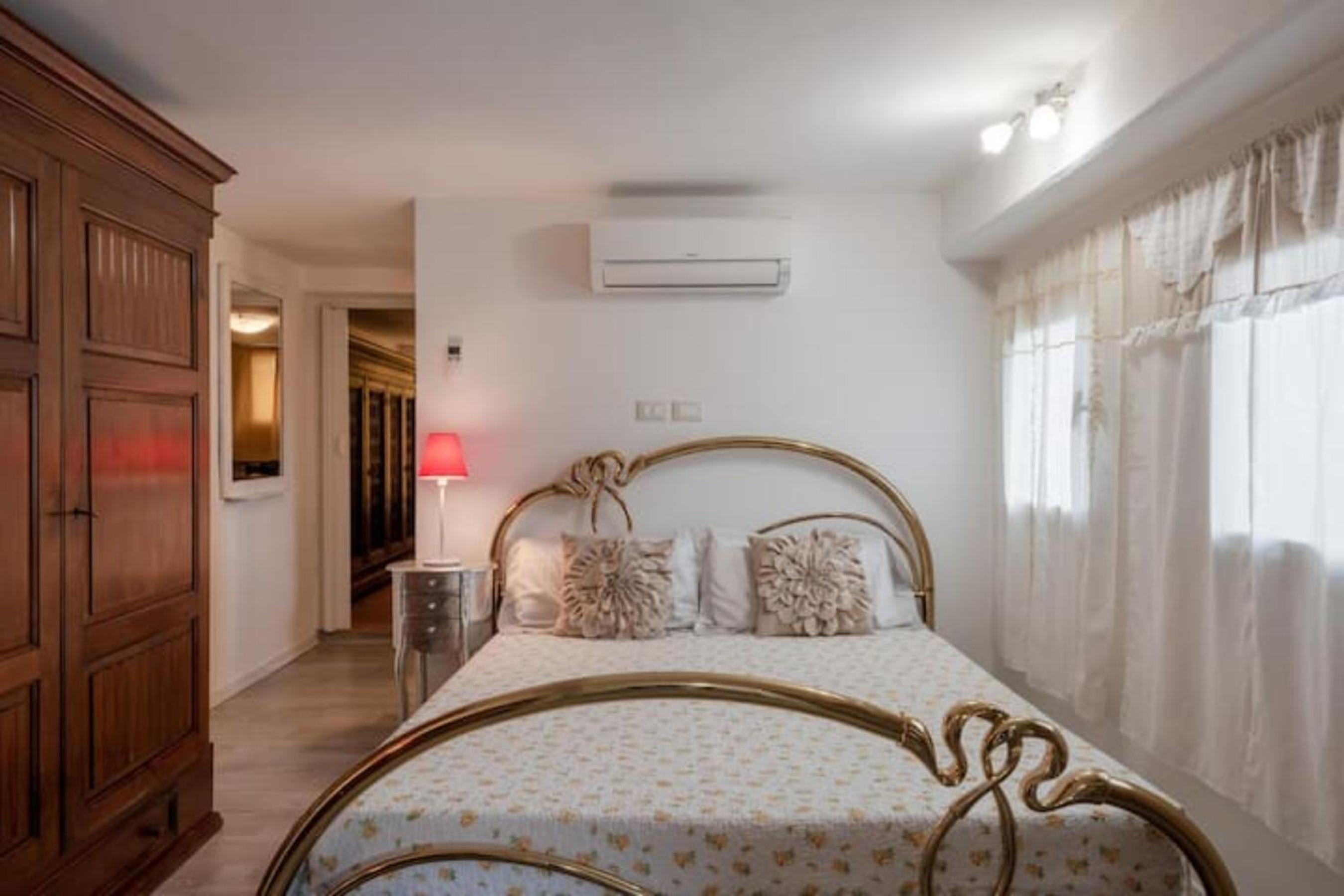 Superior One-Bedroom Apartment With Balcony