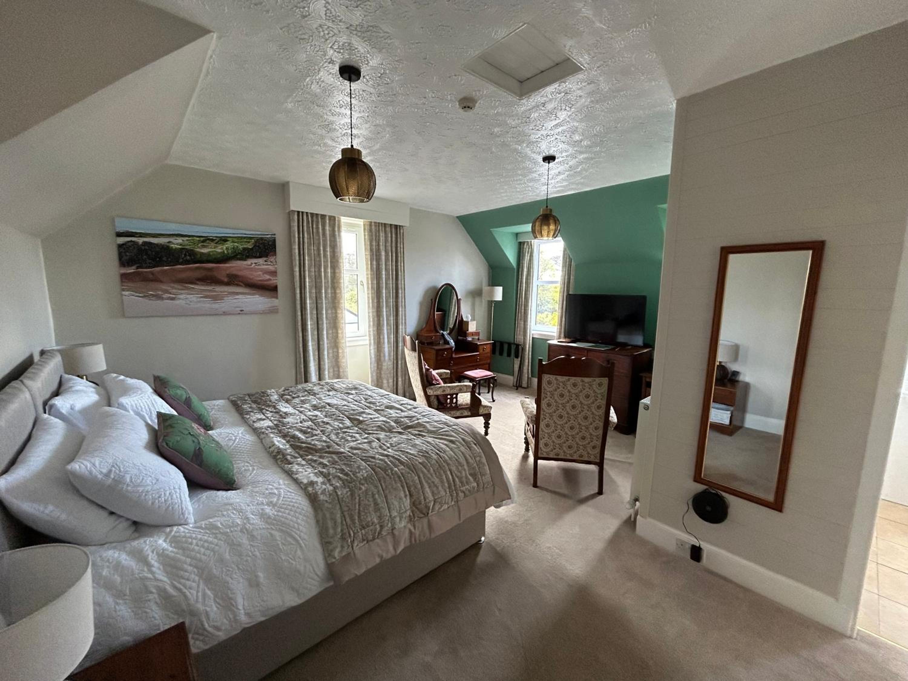 Superior Double or Twin Room with Garden View photo 2