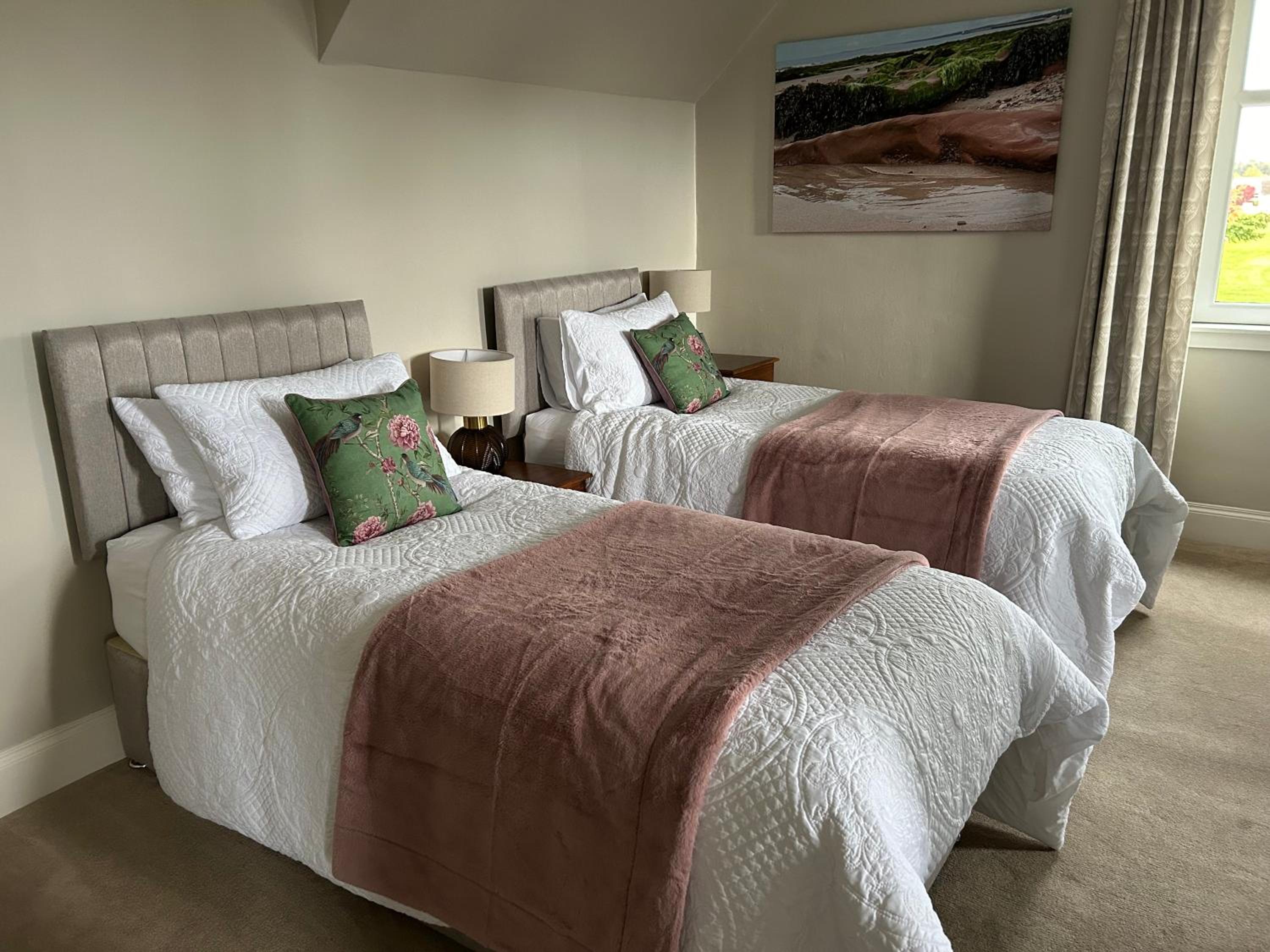 Superior Double or Twin Room with Garden View photo 3