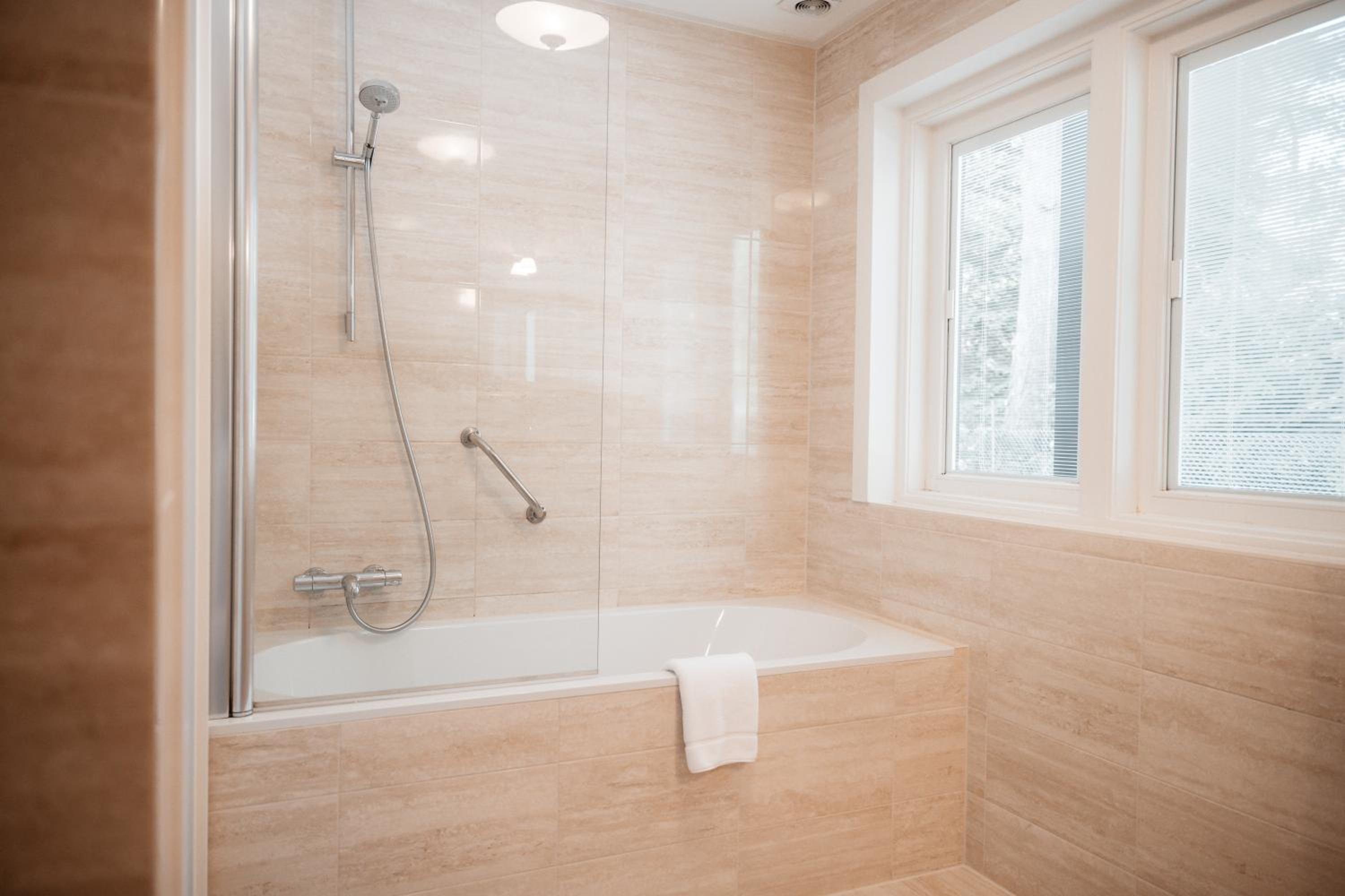 Deluxe Double Room with Bath photo 2