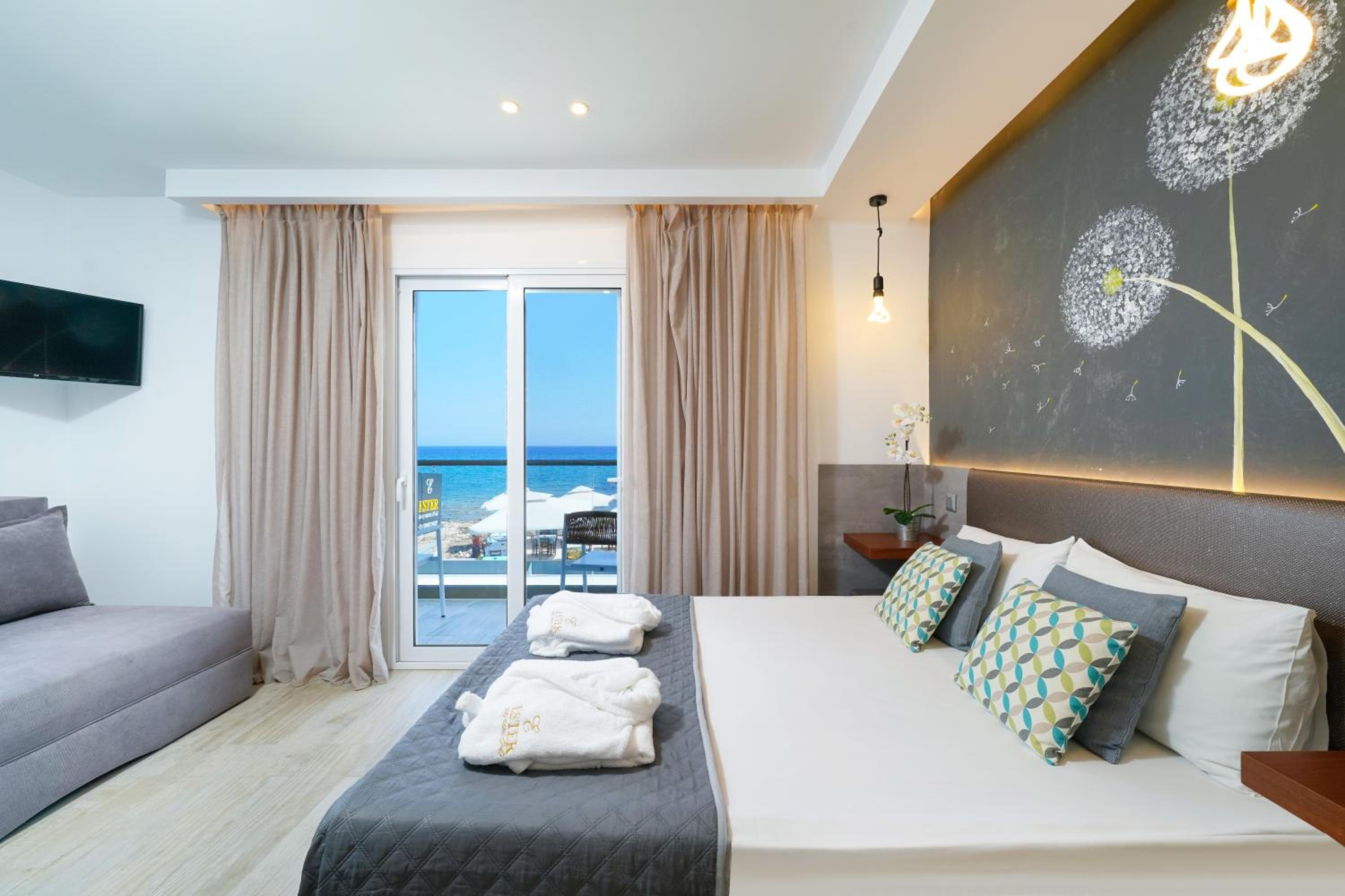 Deluxe Triple Room with Sea View