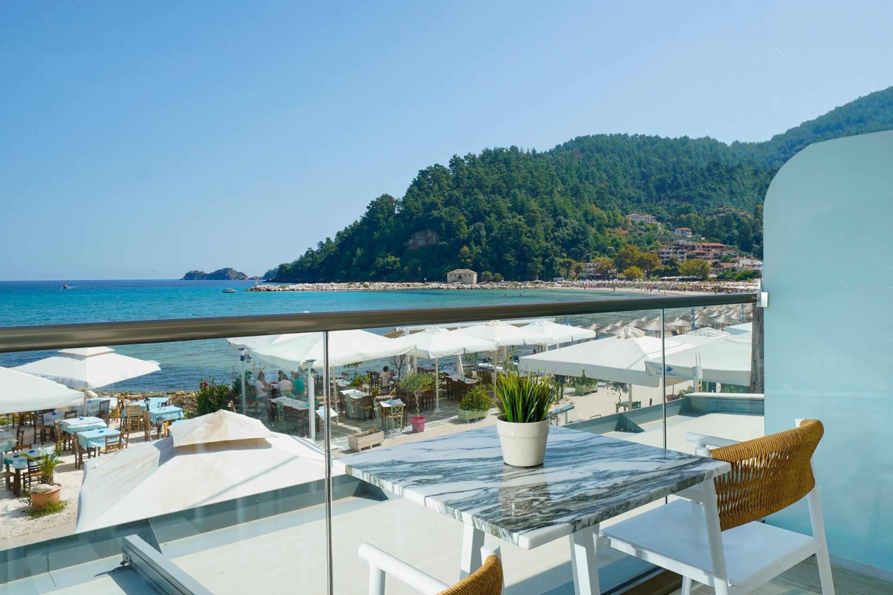 Deluxe Triple Room with Sea View photo 2