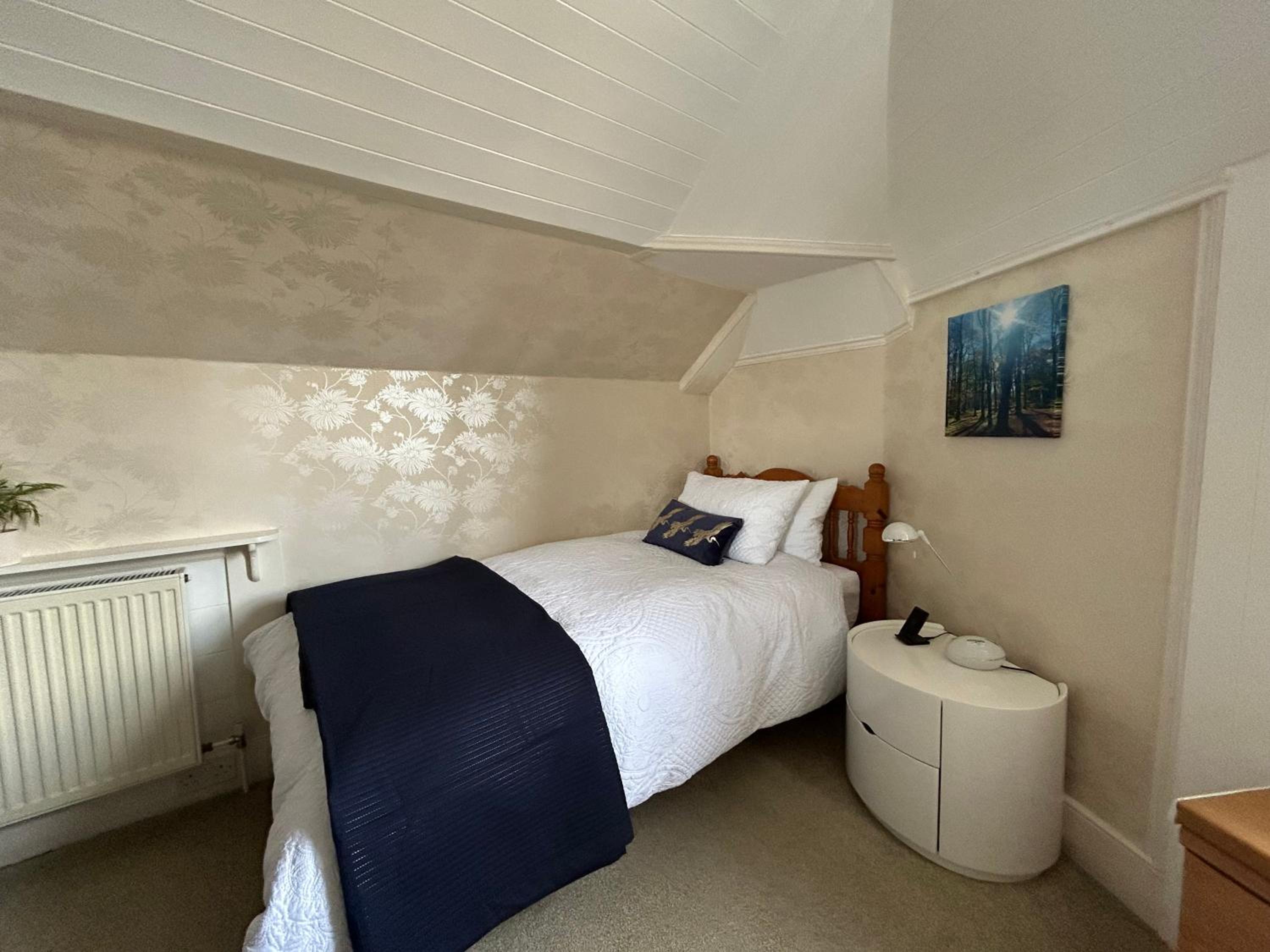 Single Room with Private External Bathroom
