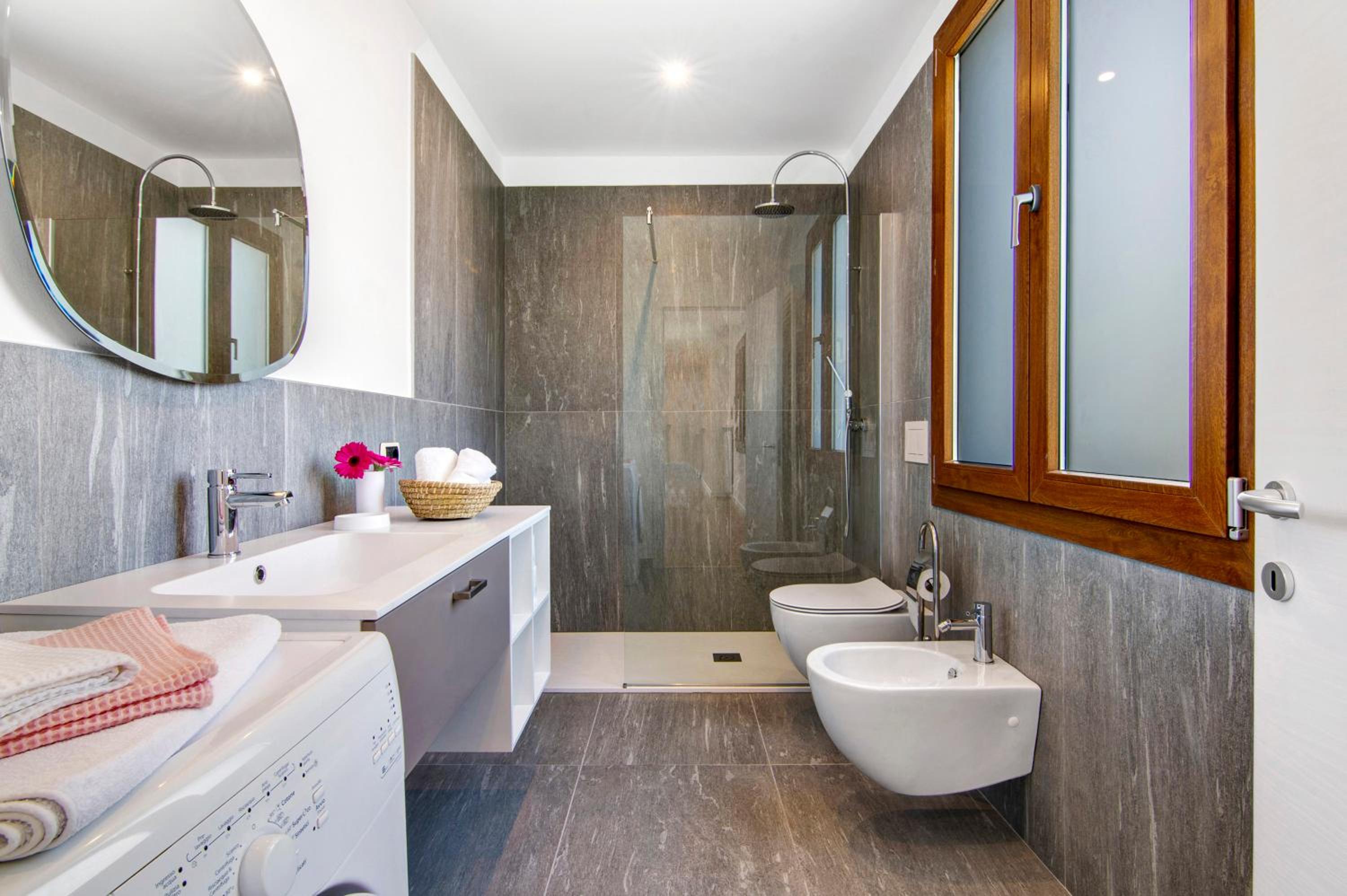 Three-Bedroom Premium Apartment with Balcony photo 3