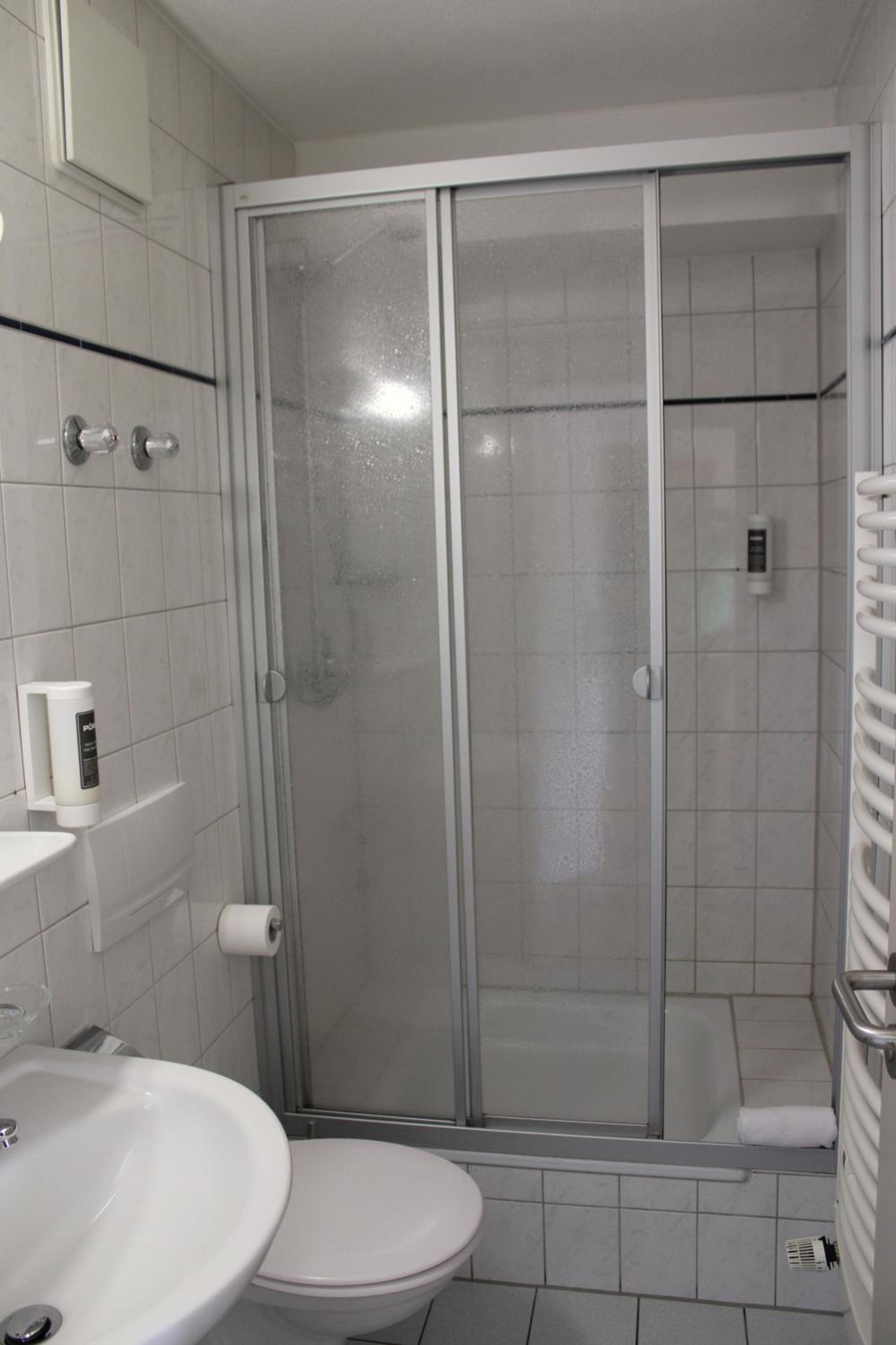 Standard Double Room - Photo 4