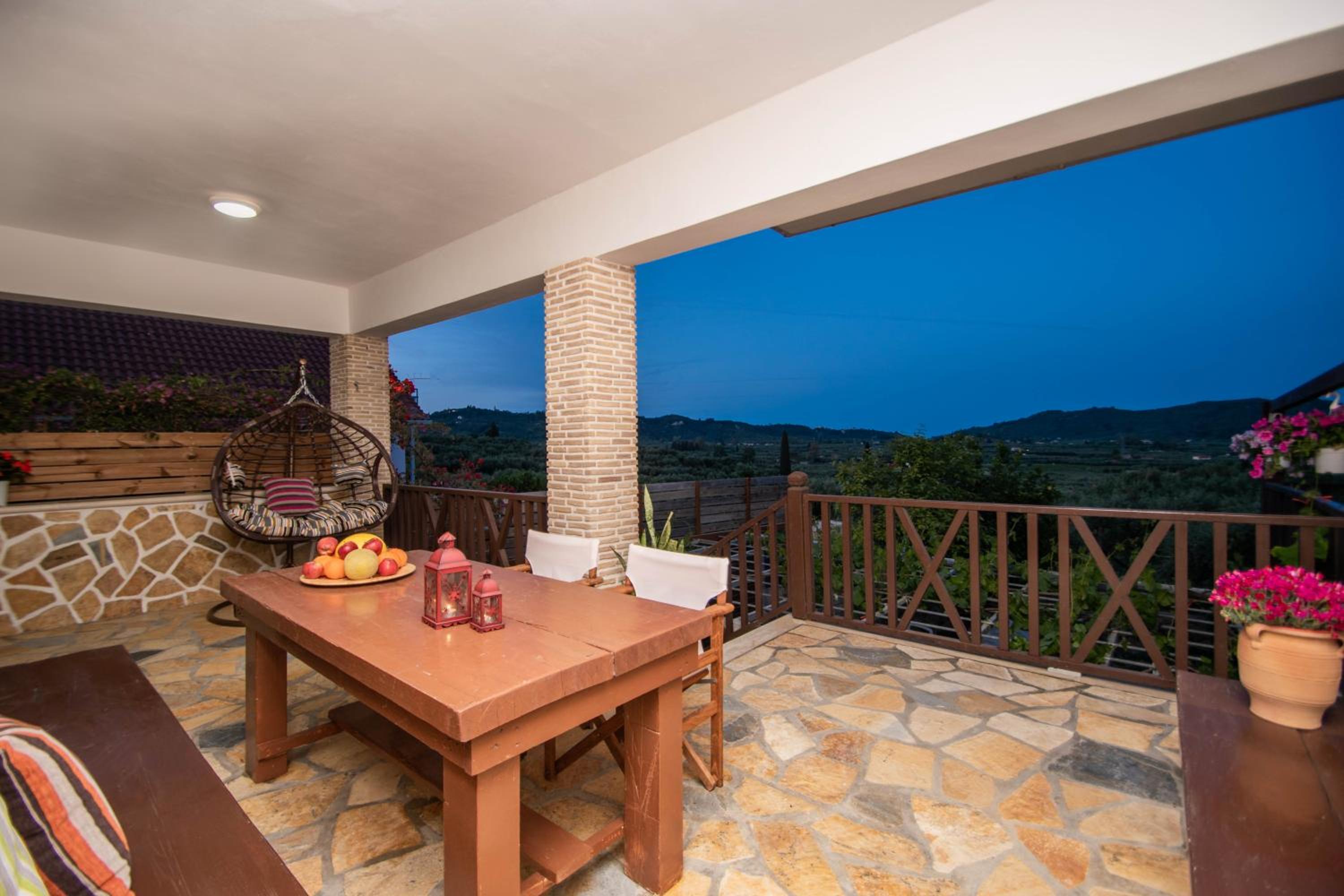 Three-Bedroom House - Photo 10