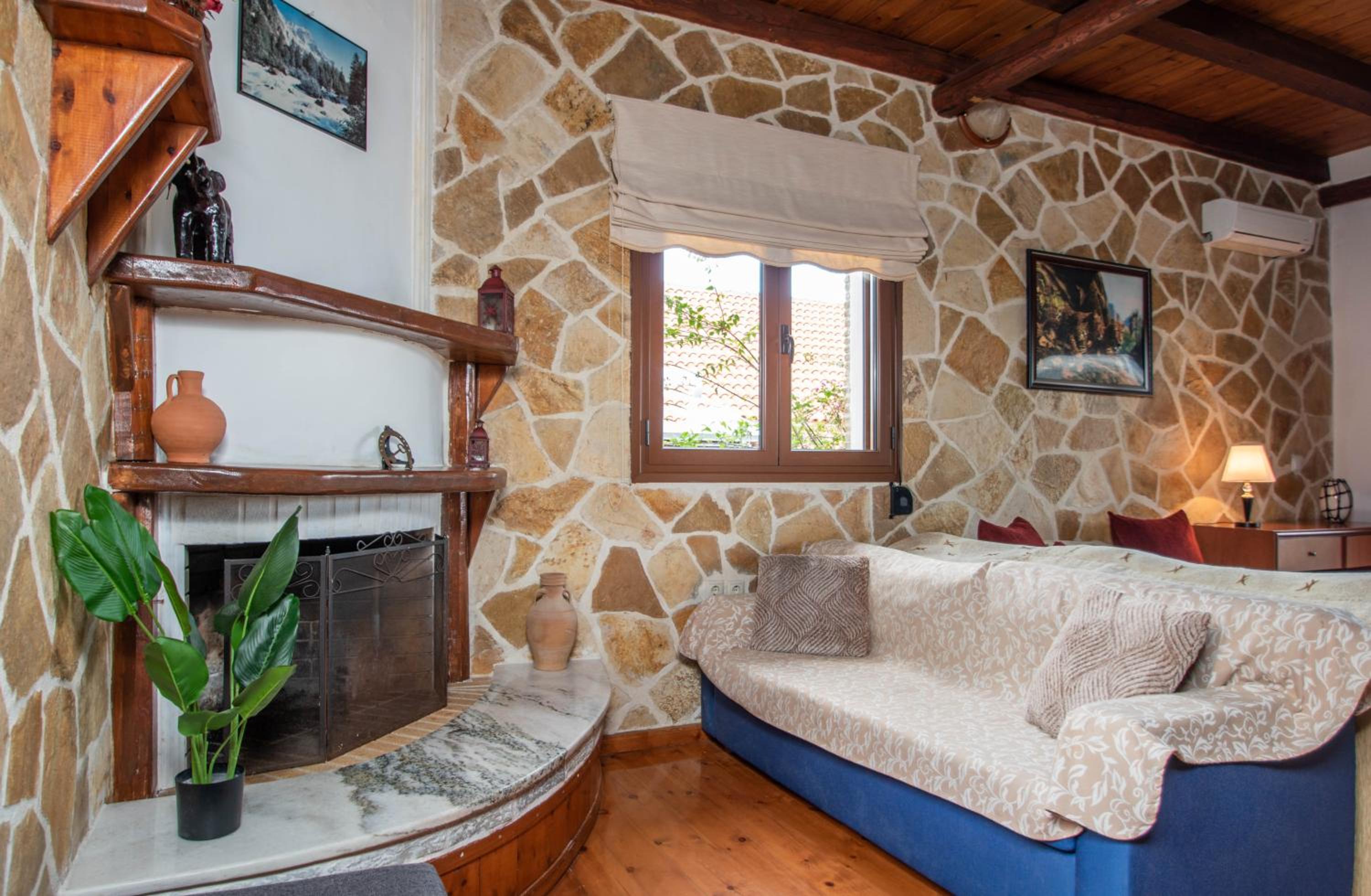 Three-Bedroom House - Photo 35