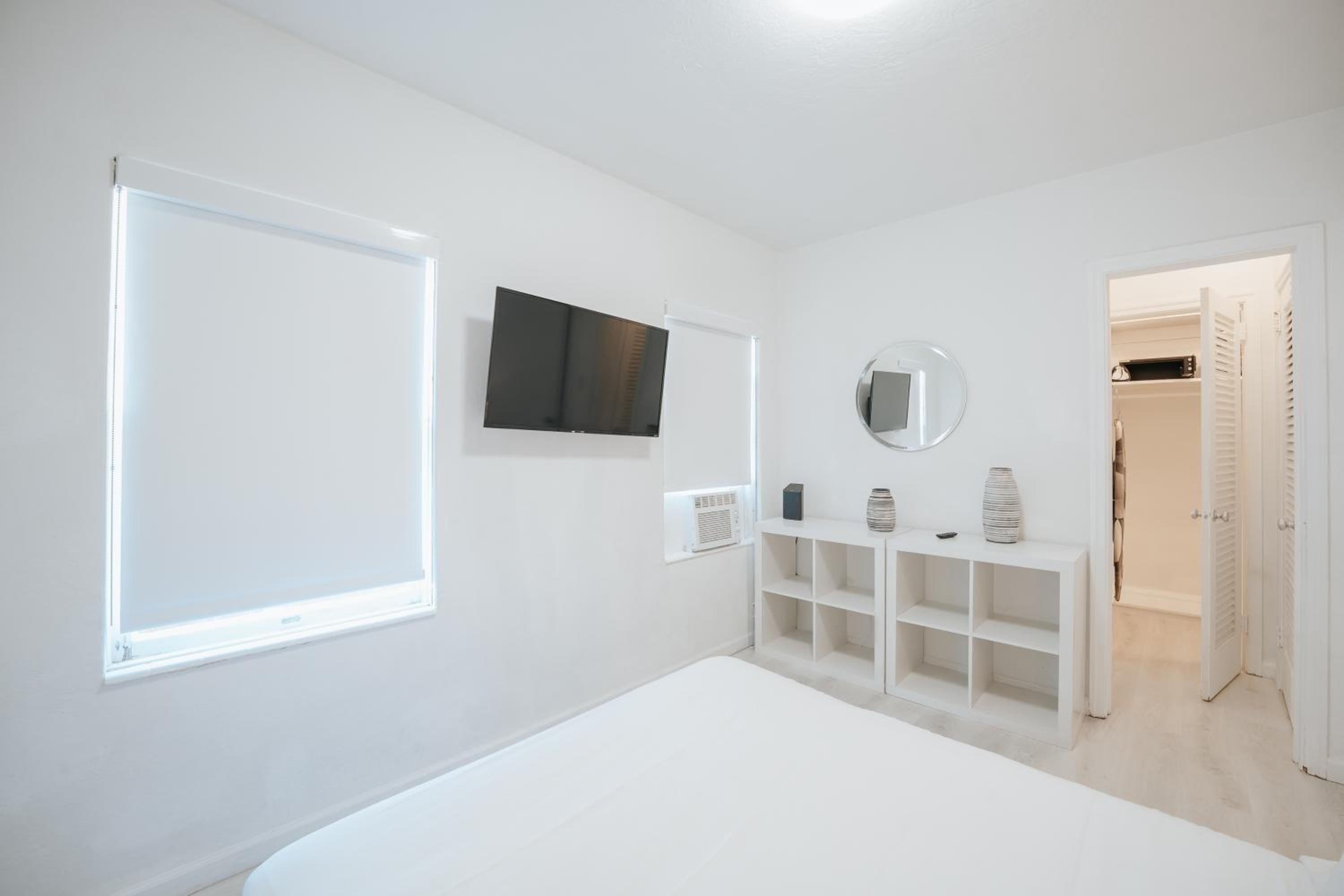 One-Bedroom Apartment - Photo 6