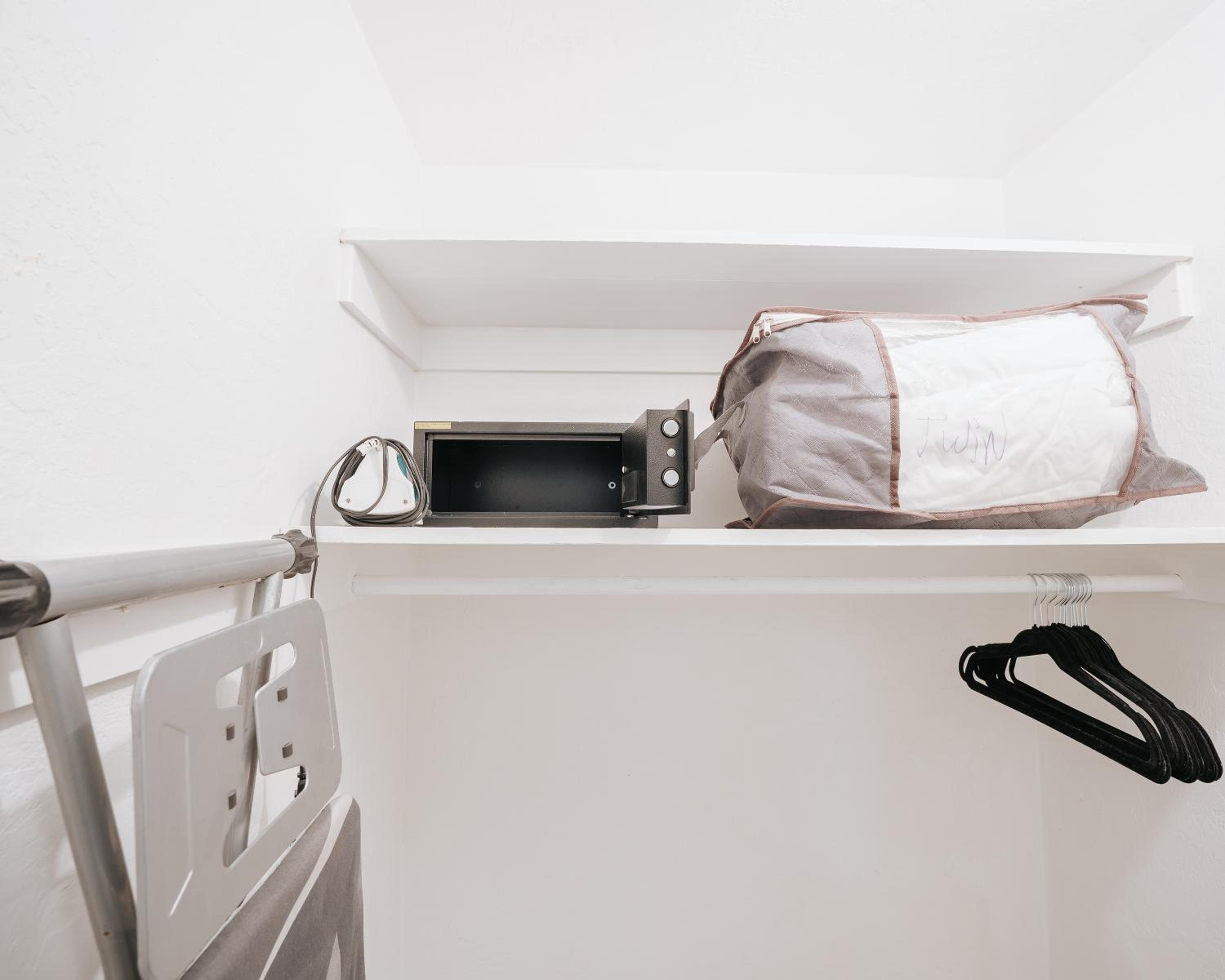 One-Bedroom Apartment - Photo 4