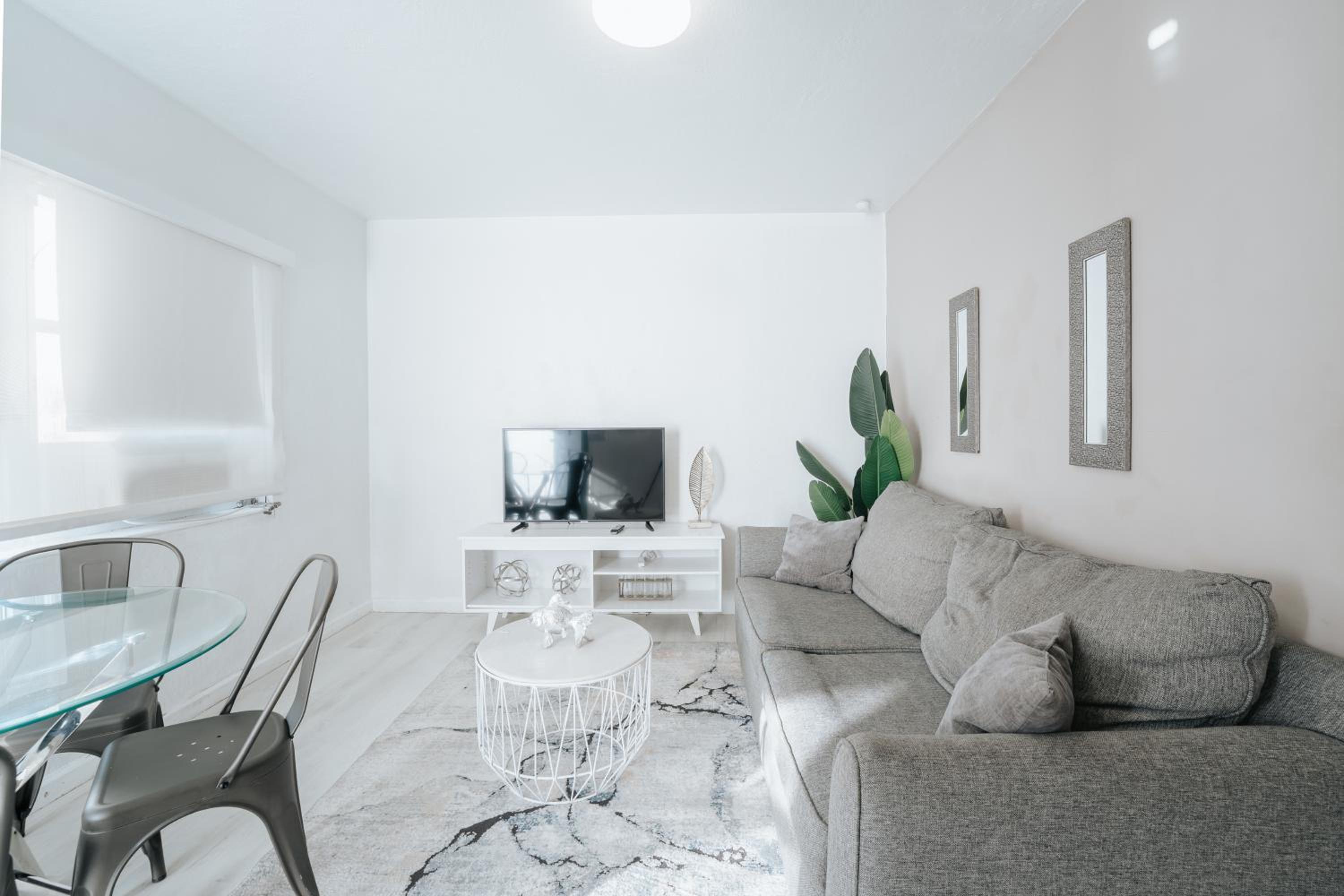 One-Bedroom Apartment - Photo 14