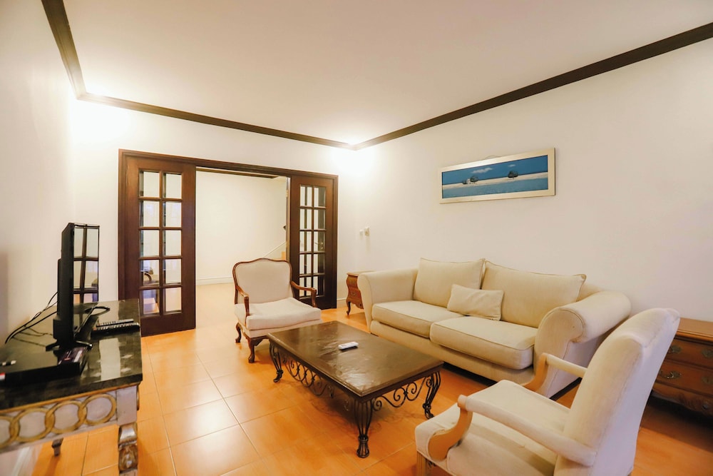 Villa photo 2