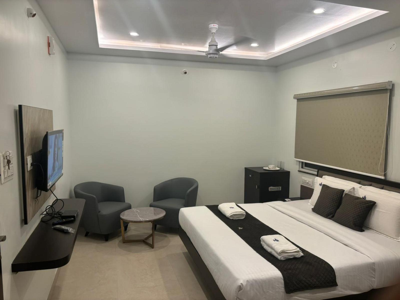 Standard Double Room with Fan photo 1