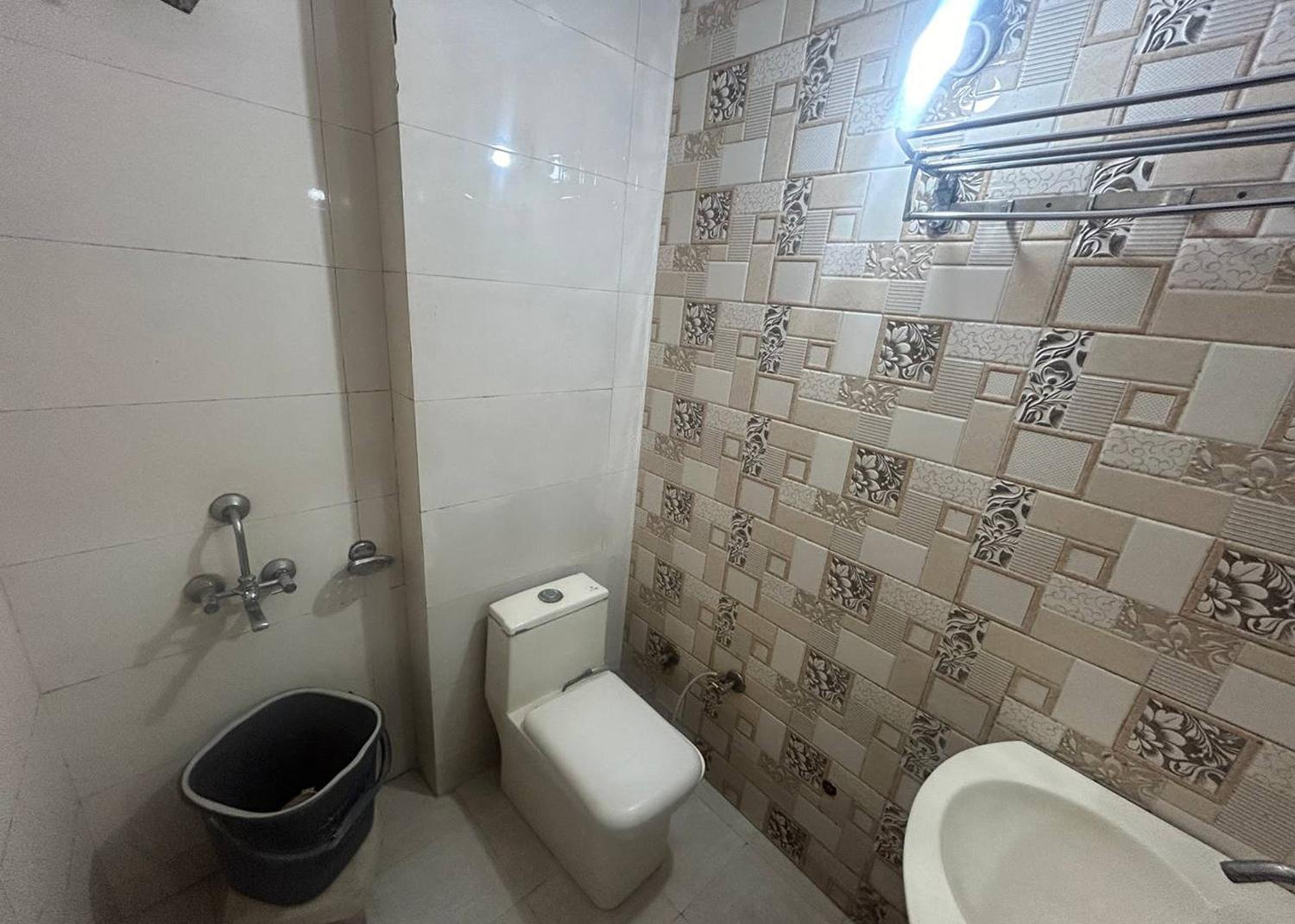 Deluxe Room - Photo 10