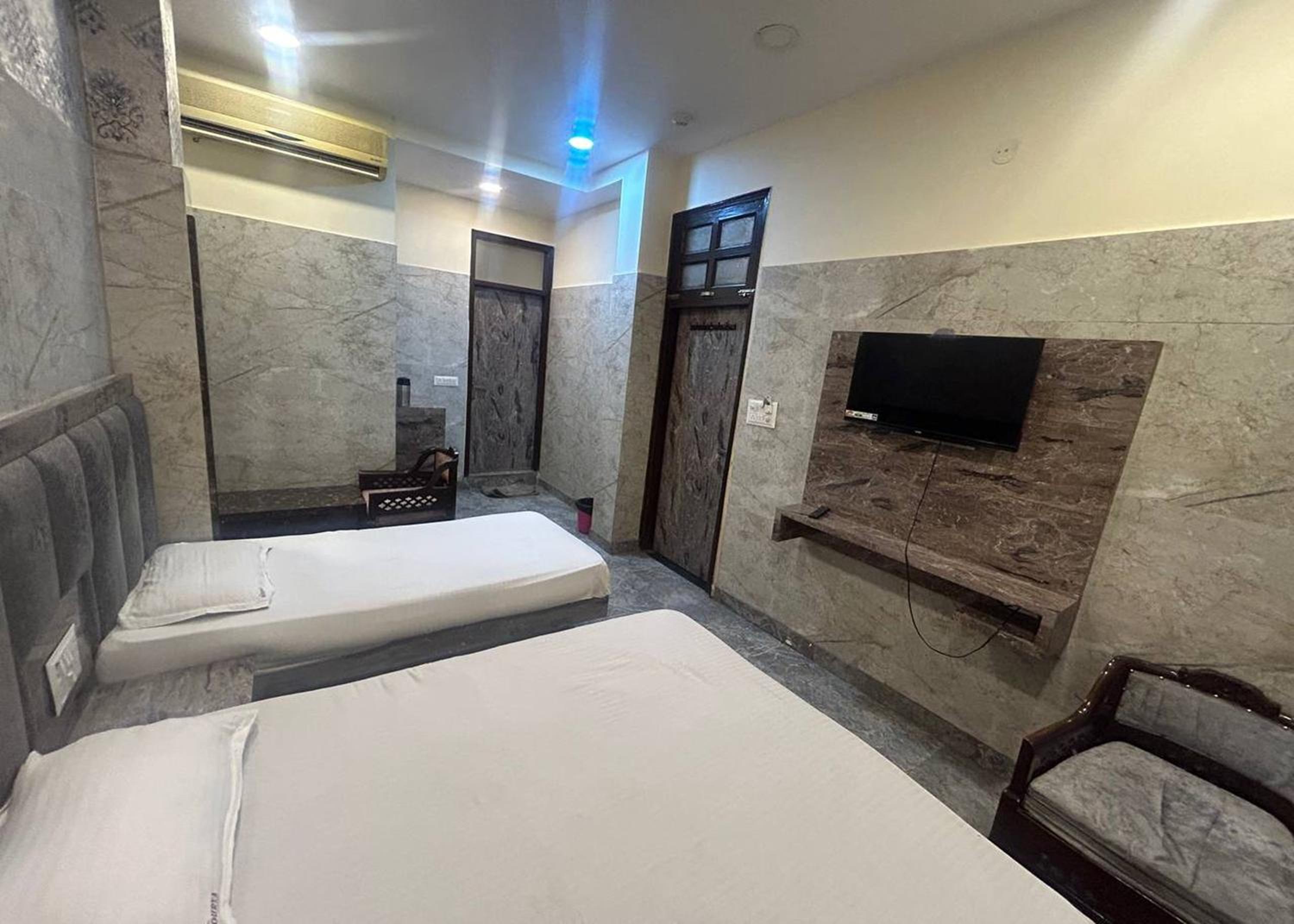 Triple Room - Photo 9